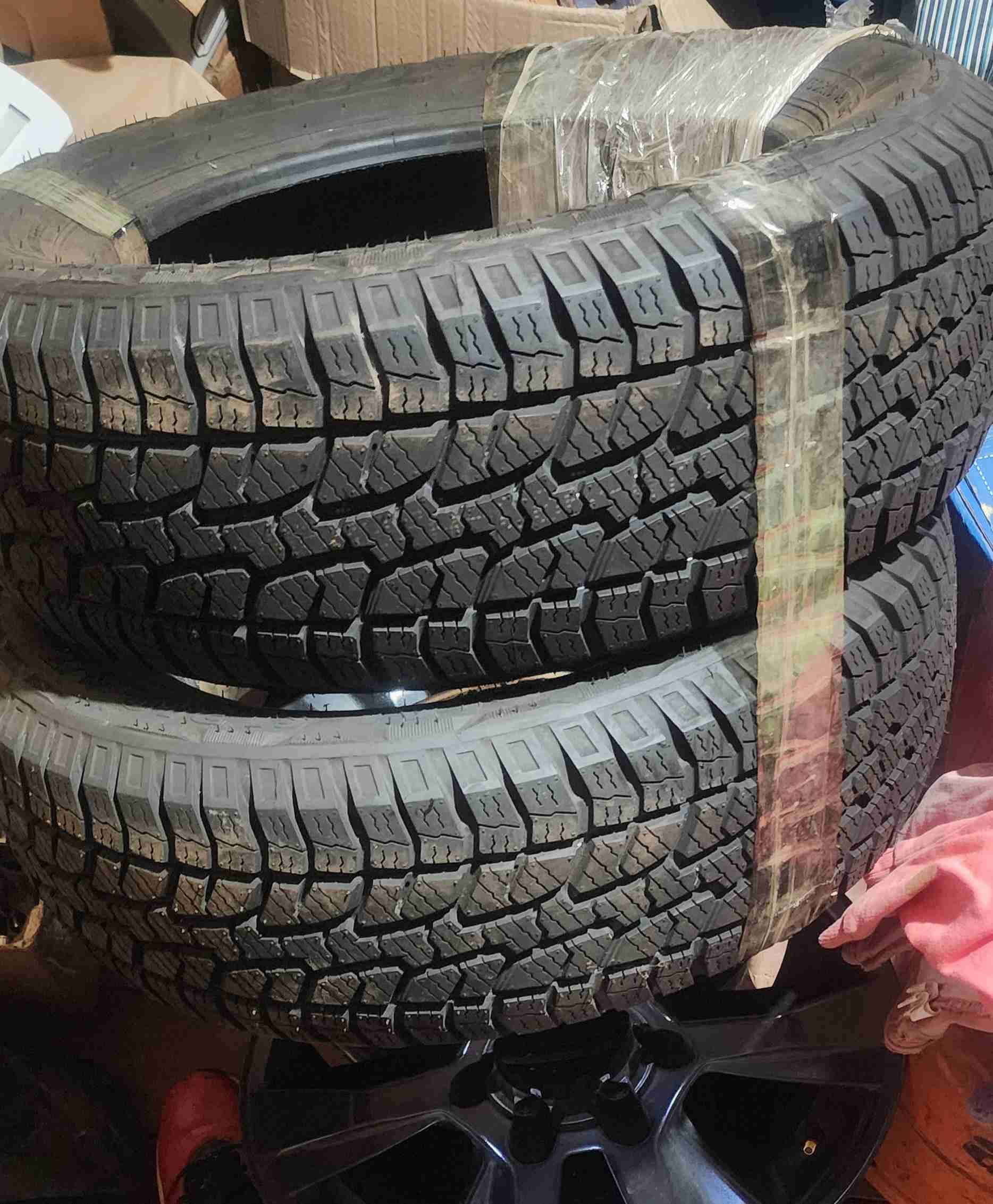 Se vende neomatico nuevo - miniatura 3