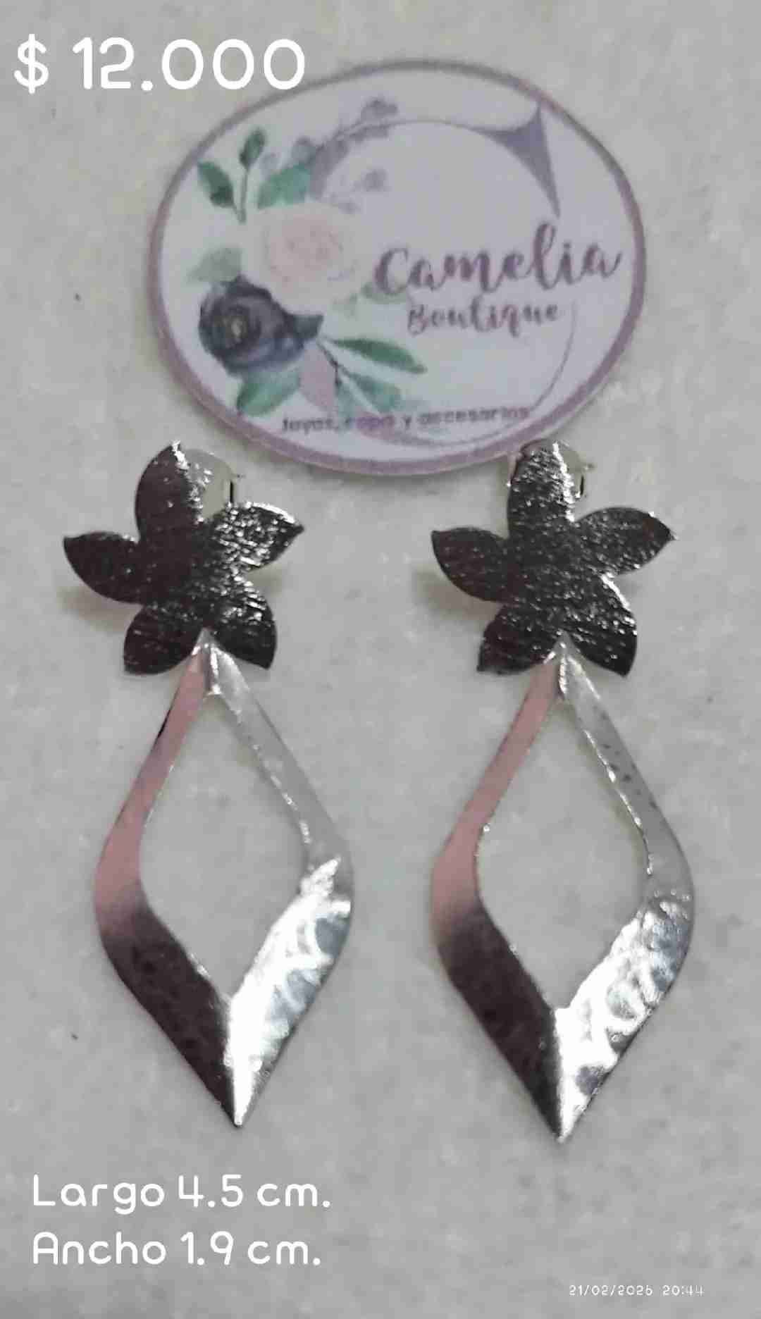 Aros plateados florales