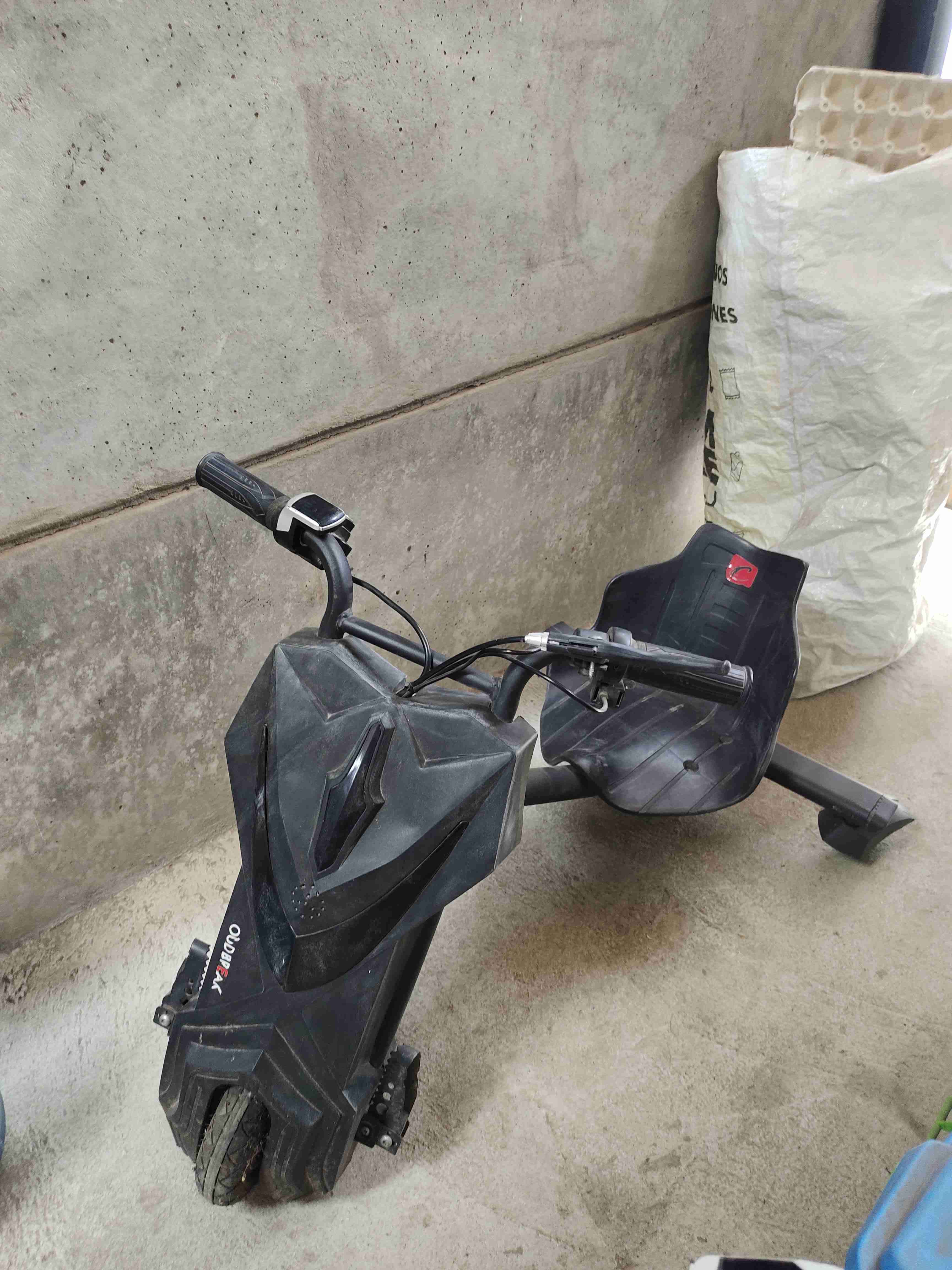 Drift Trike eléctrico negro - miniatura 3