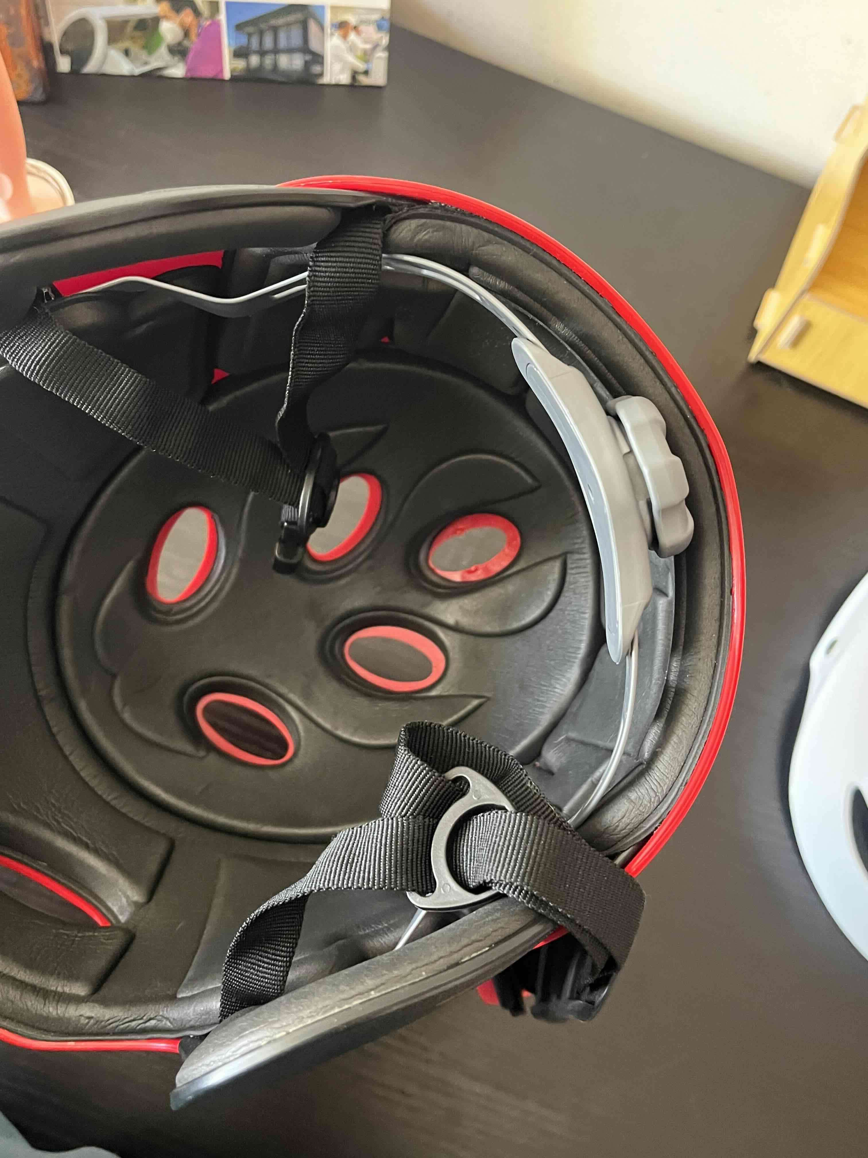 Cascos rojo y blanco - miniatura 3