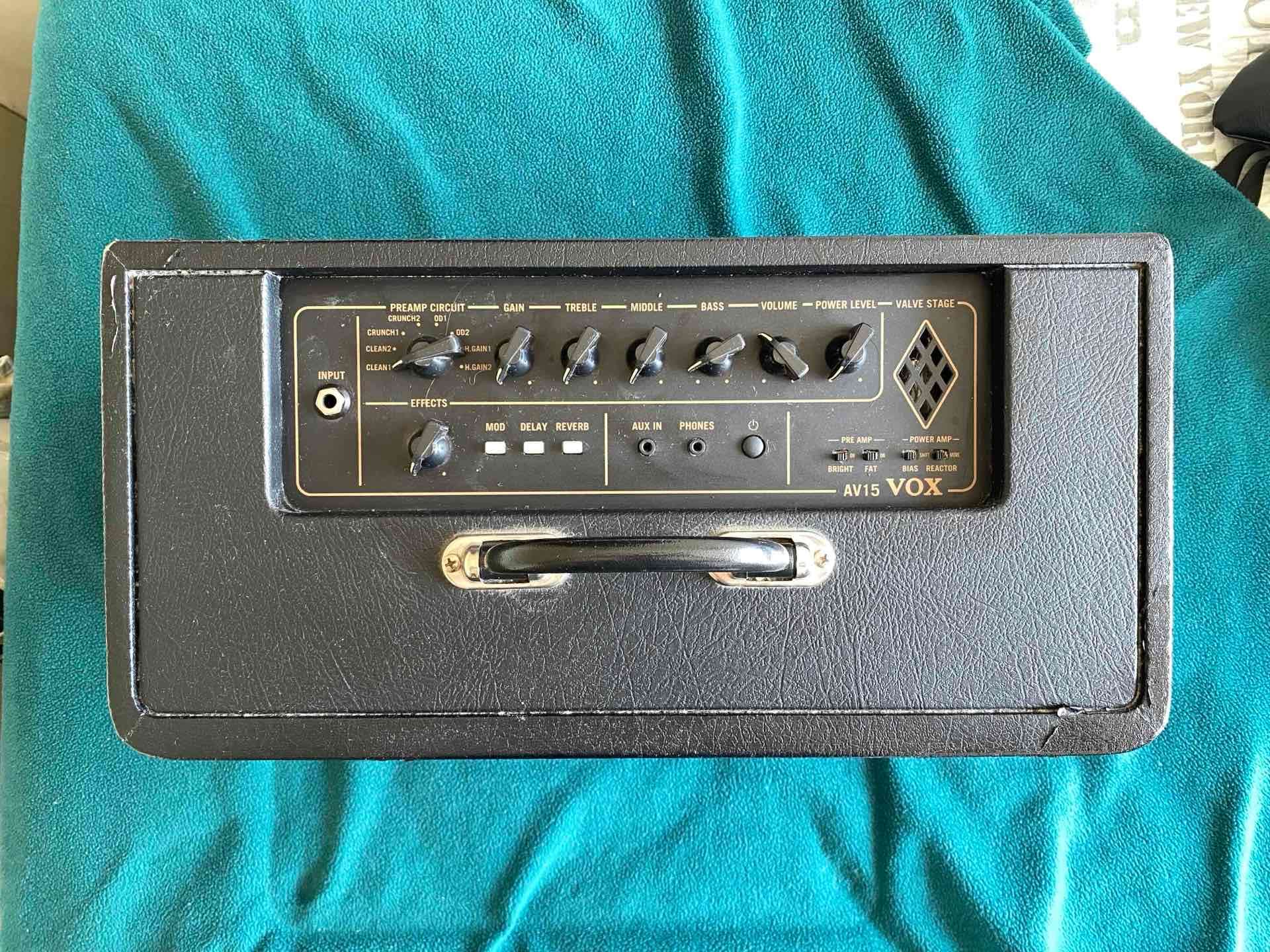Amplificador VOX vintage Av15 - miniatura 2