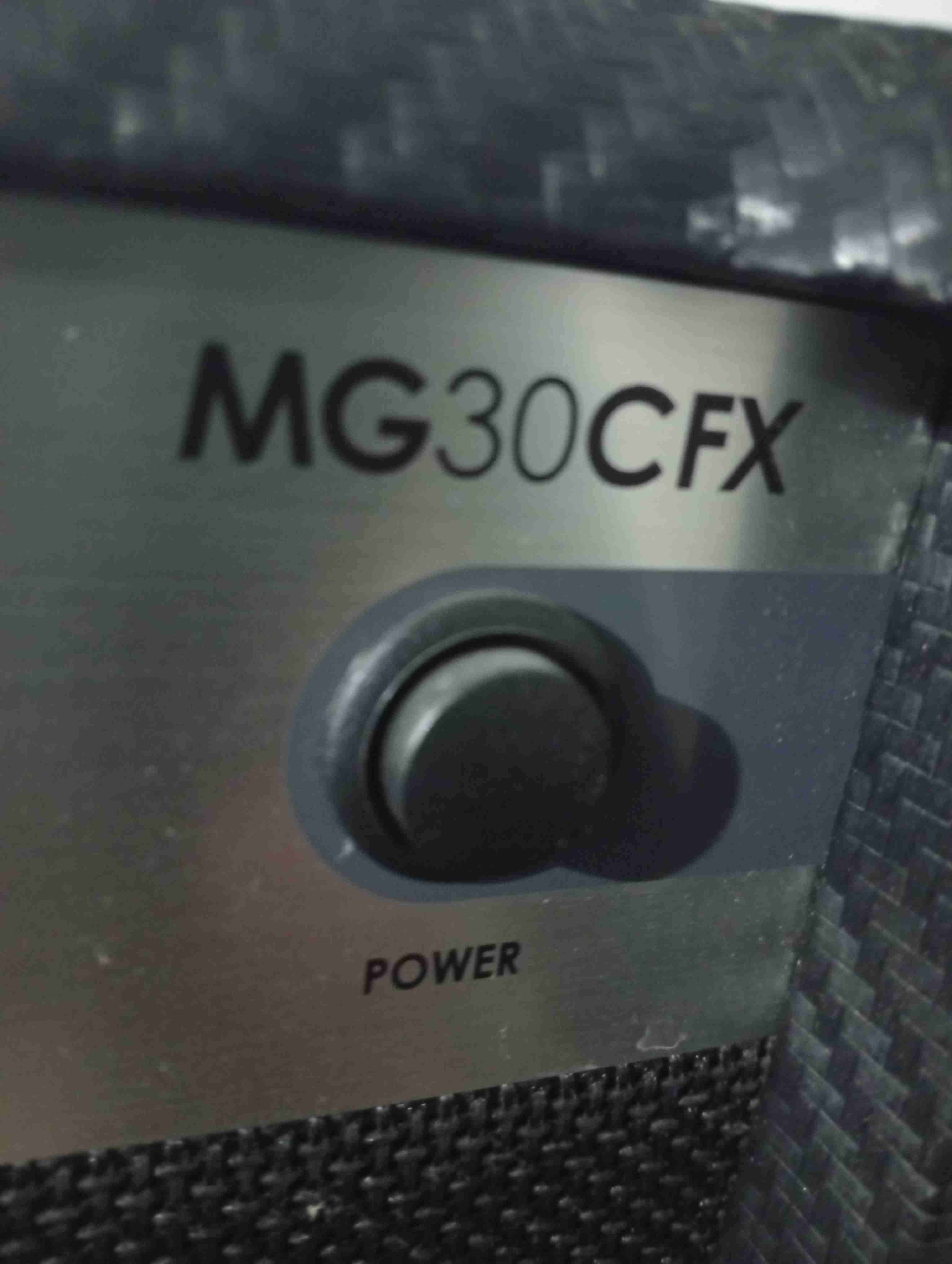 Amplificador Marshall MG30CFX - miniatura 2