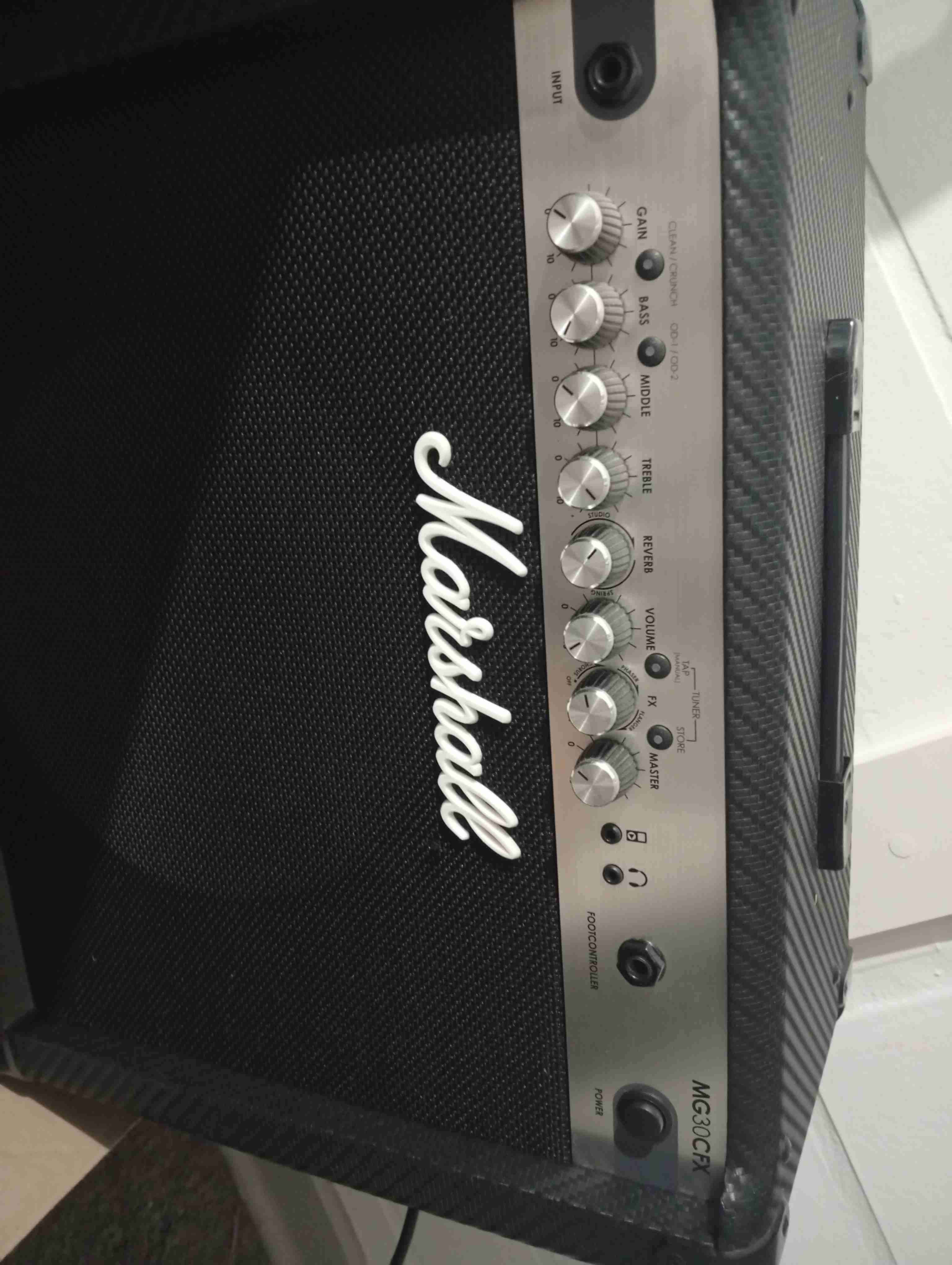 Amplificador Marshall MG30CFX - miniatura 3
