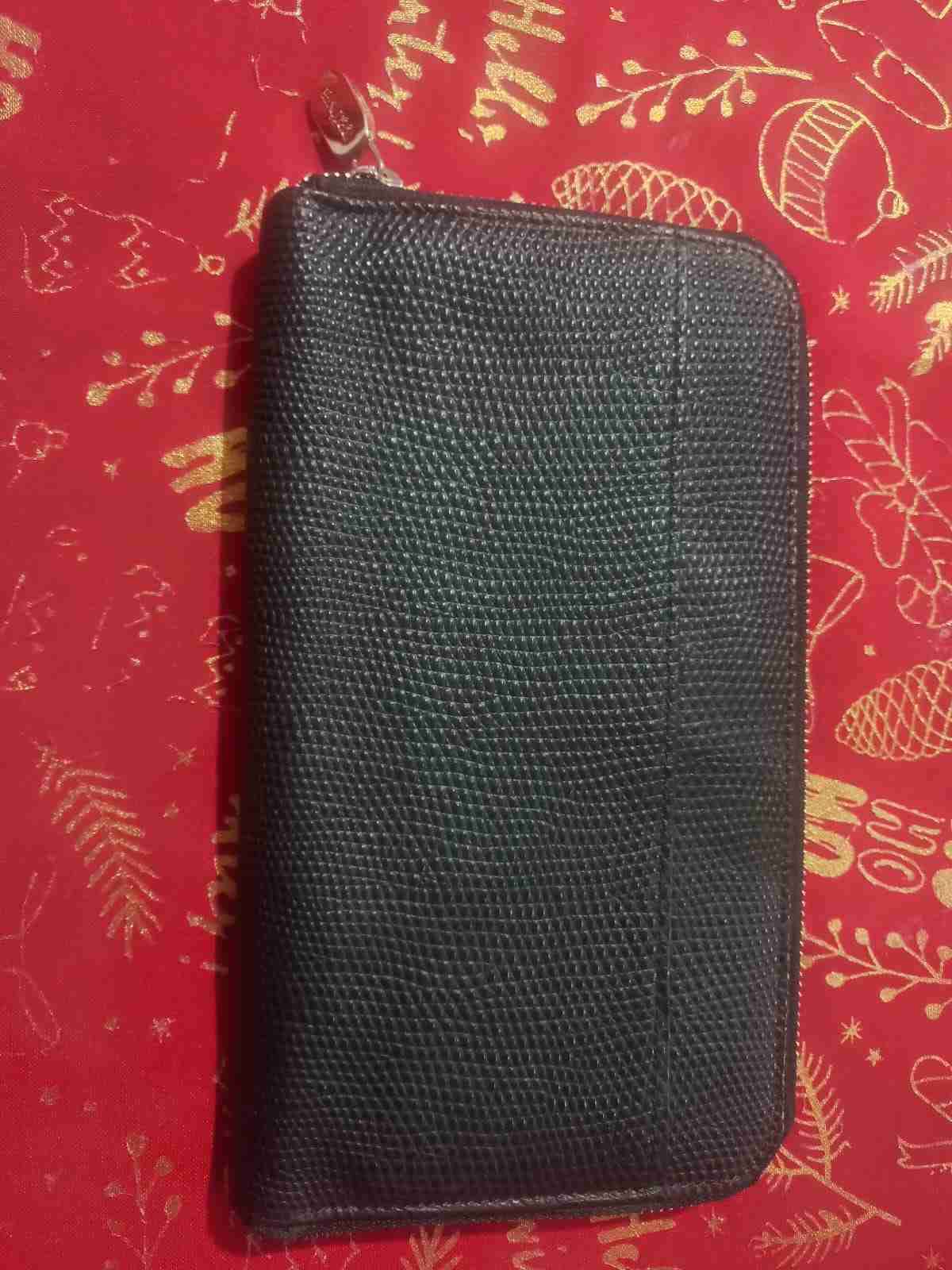 Billetera negra prüne