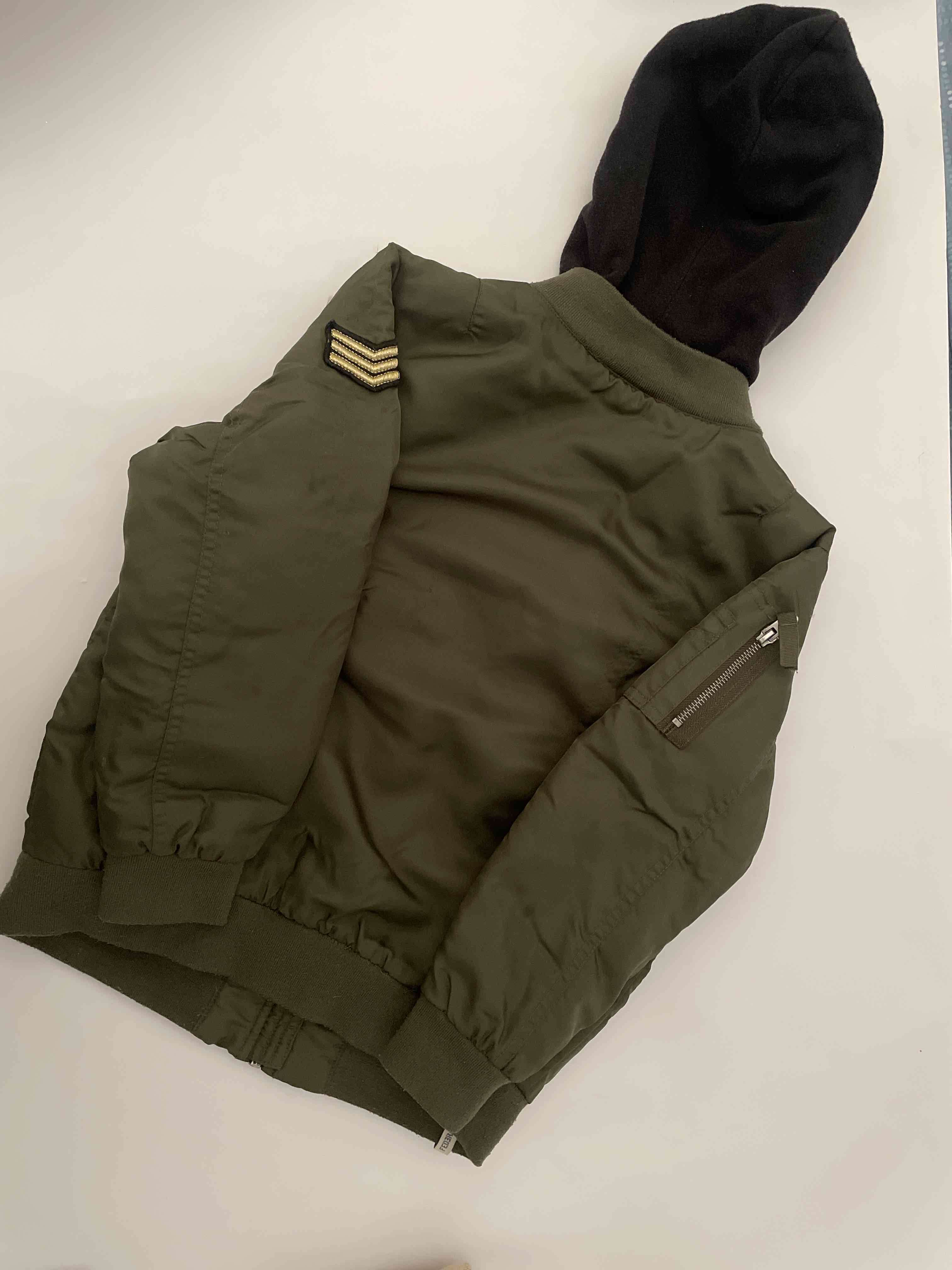 Chaqueta verde con capucha para niños - miniatura 2