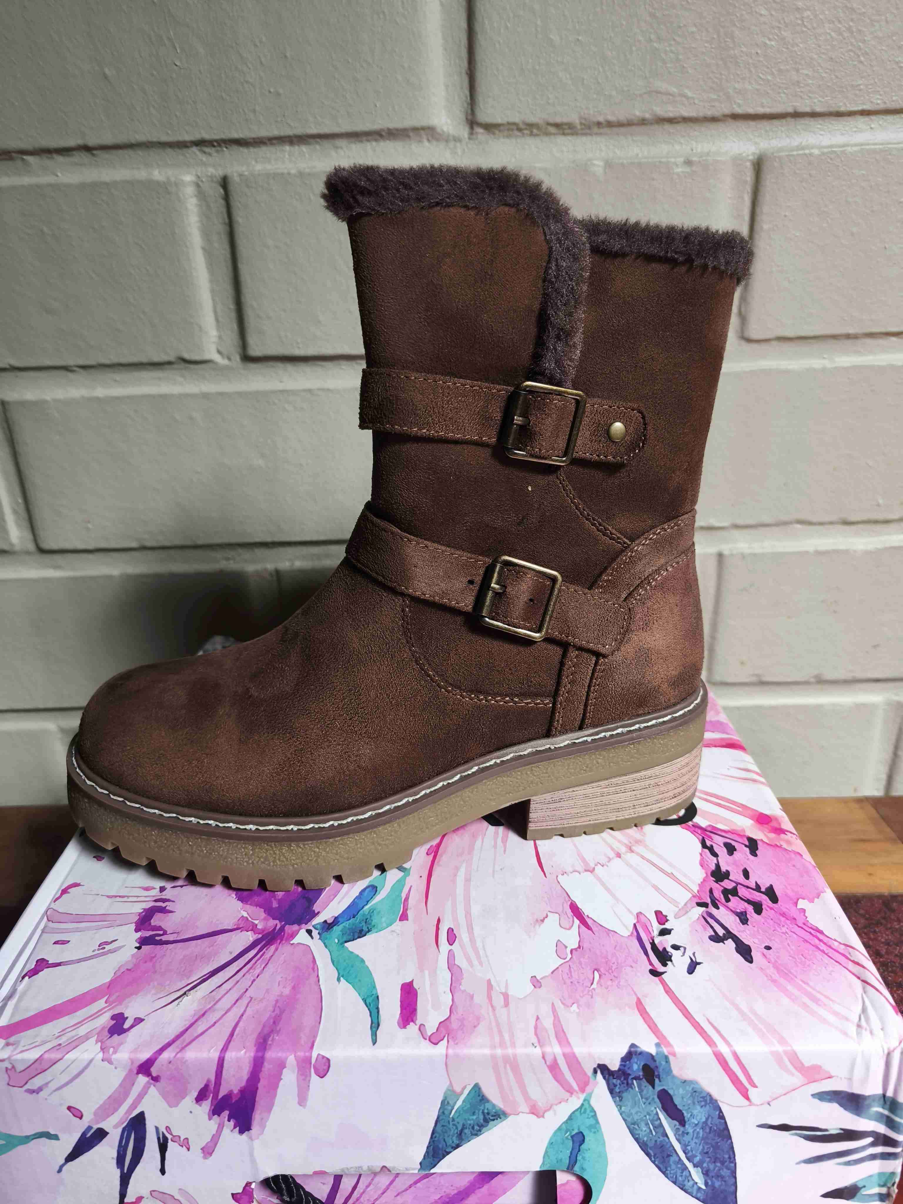 Botas marrones con hebillas - miniatura 2