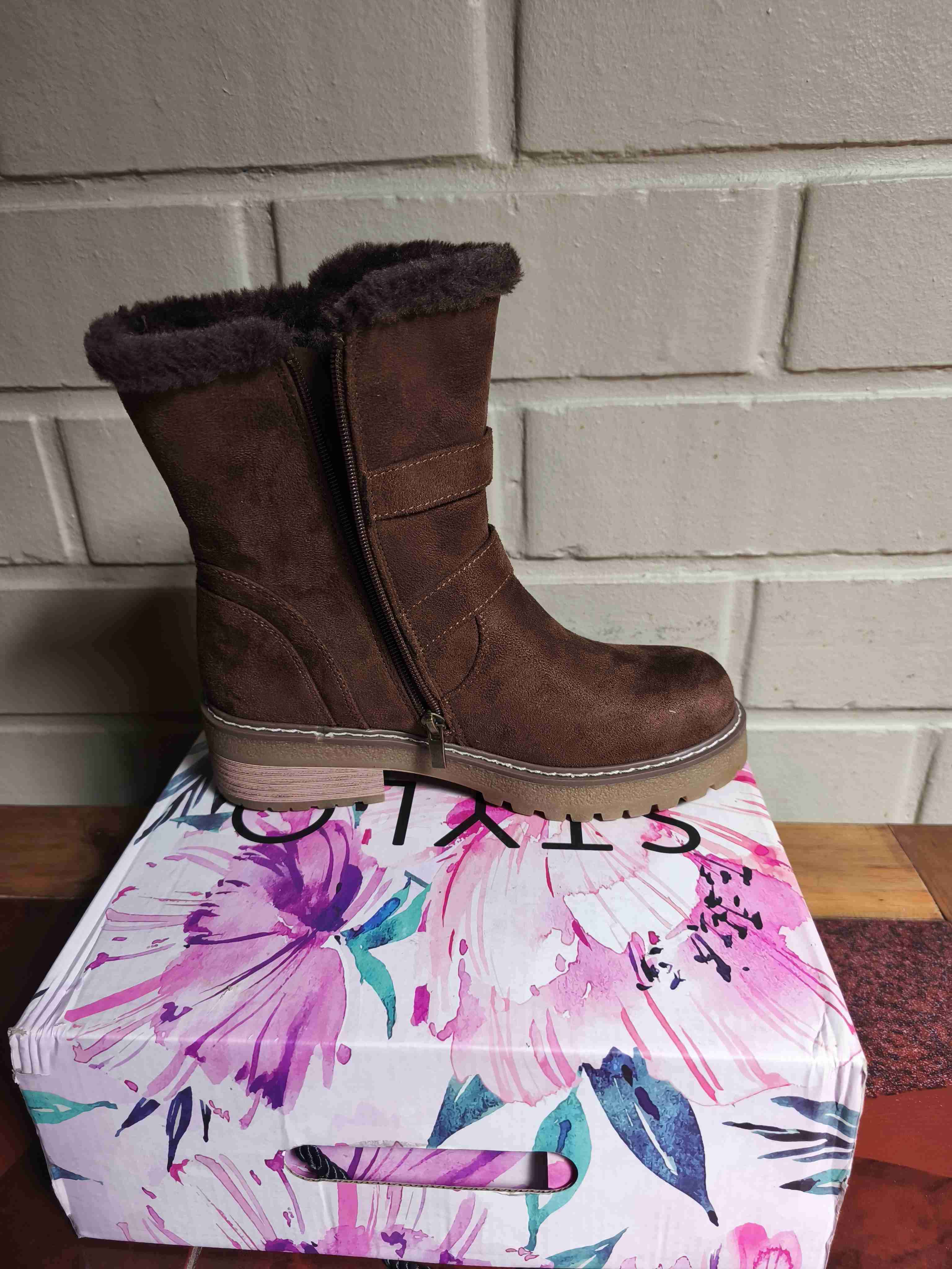 Botas marrones con hebillas - miniatura 4