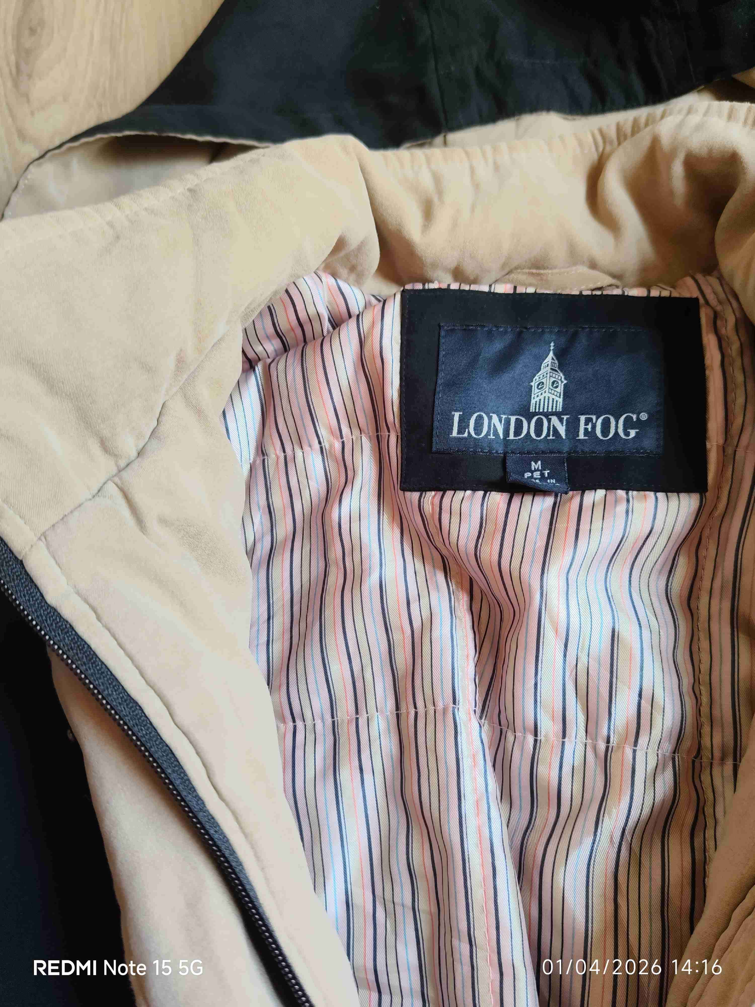 Abrigo negro con capucha - miniatura 4