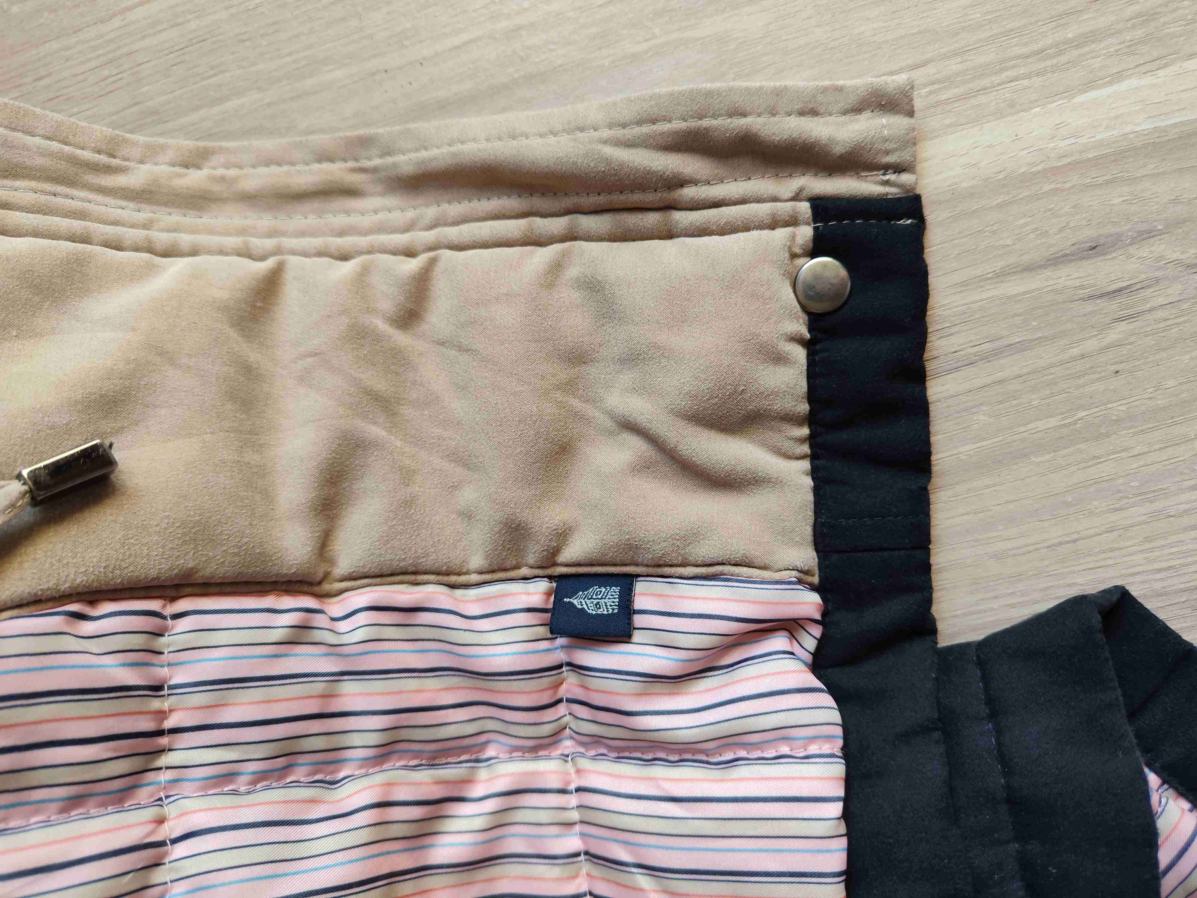 Abrigo negro con capucha - miniatura 5