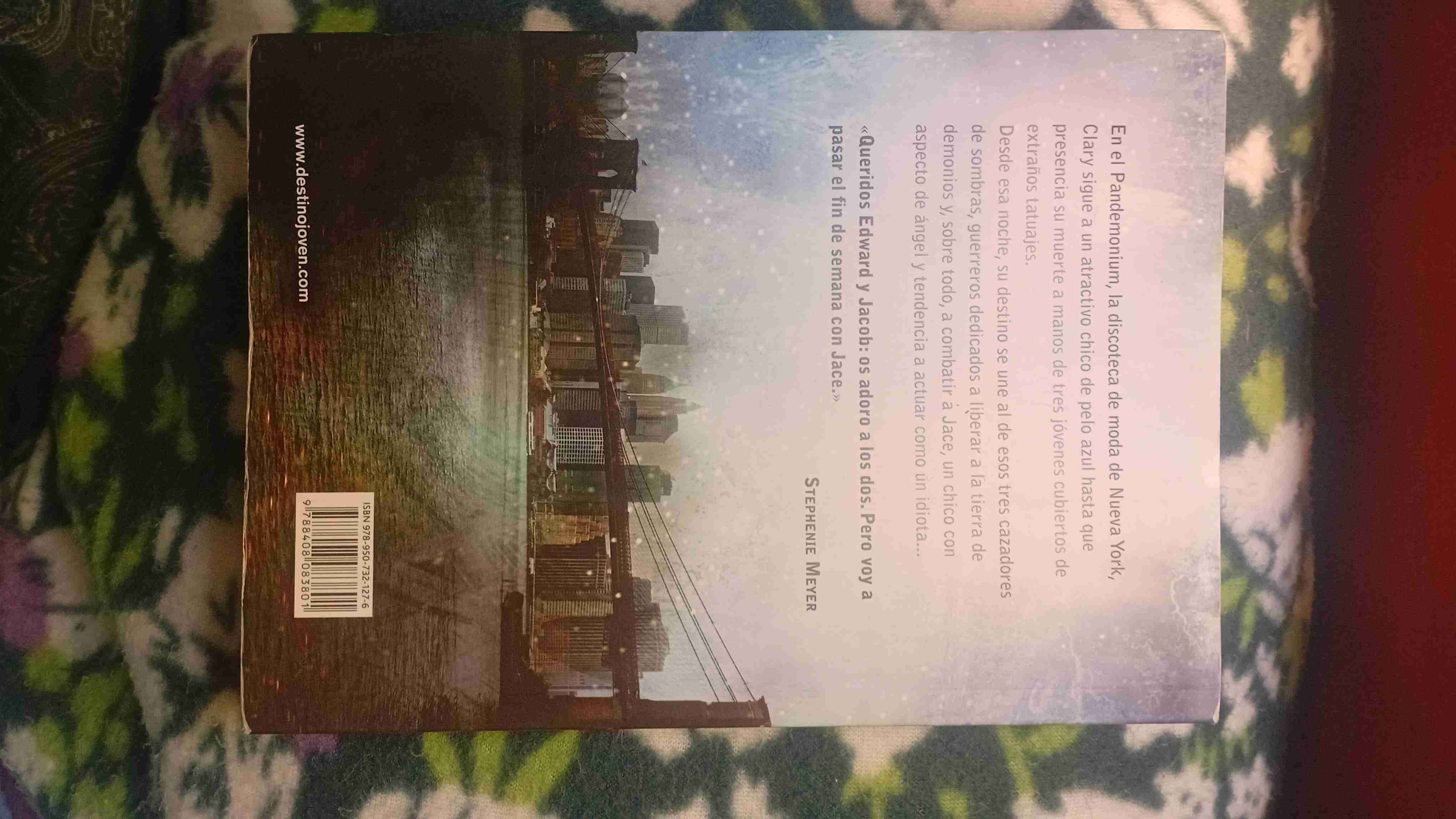 Libro Cazadores de Sombras 1: Ciudad de Hueso. - miniatura 2