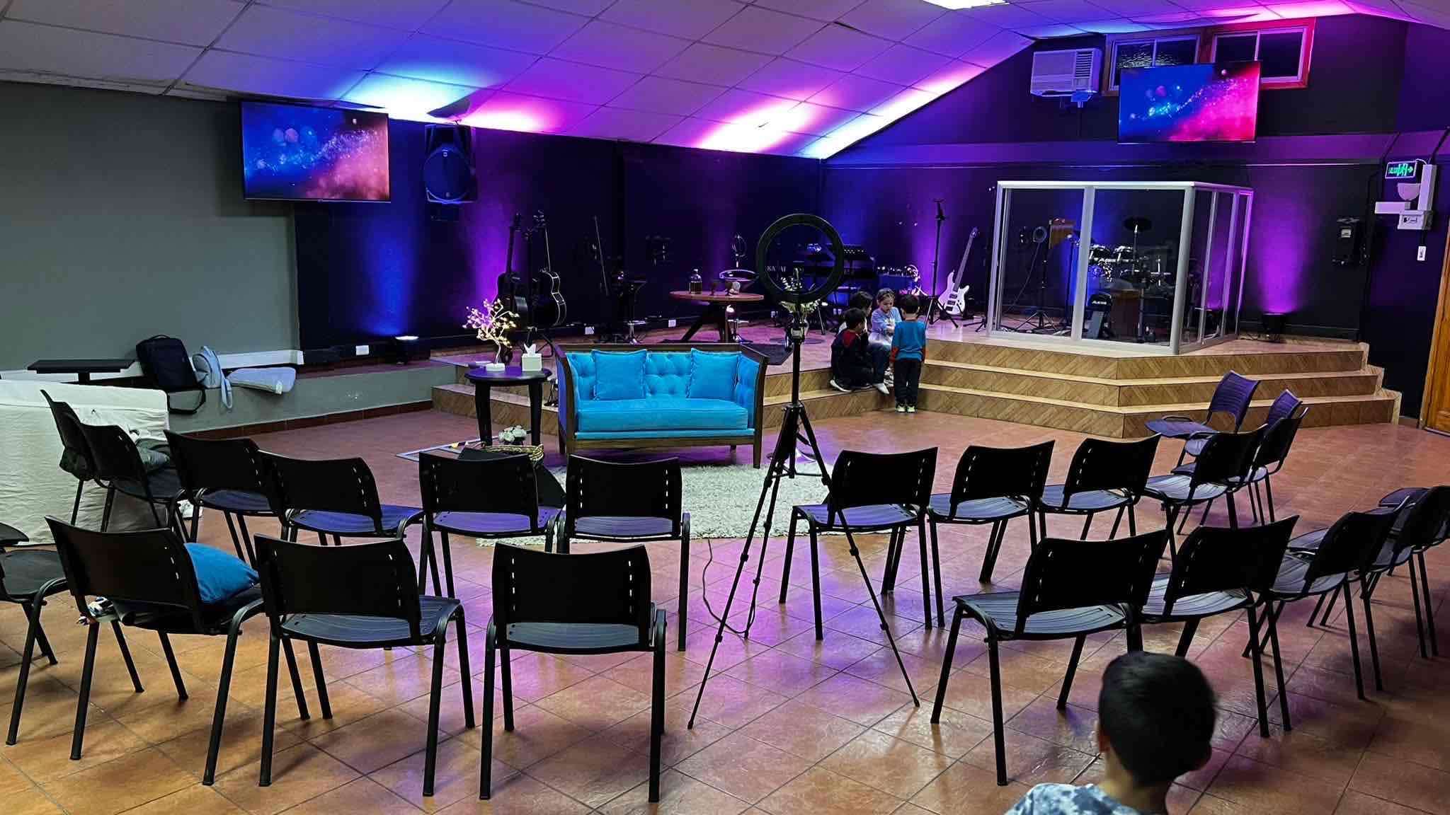 Estructuras de sillas metálicas negras - miniatura 2