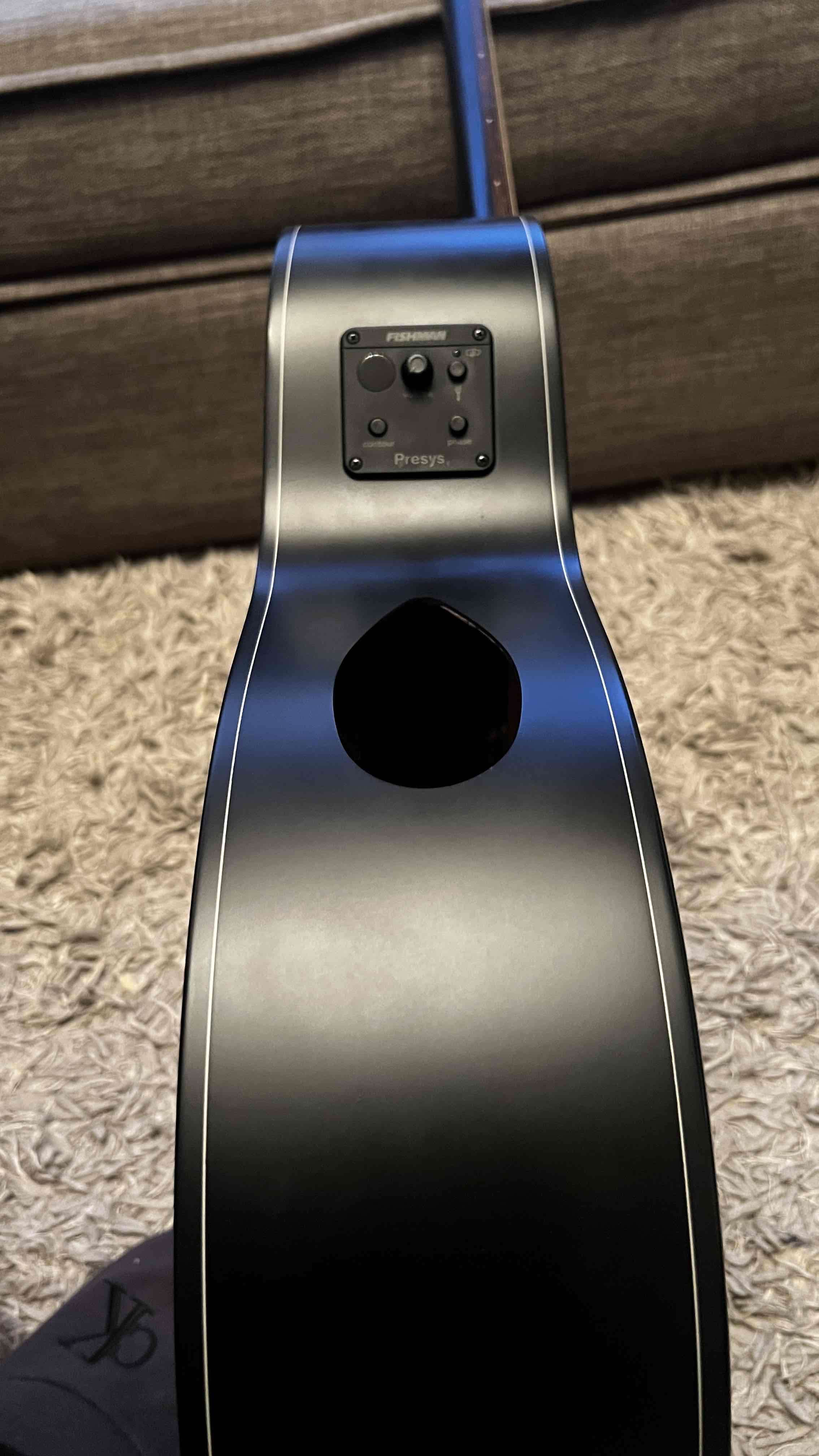 Guitarra acústica de madera exótica - miniatura 2