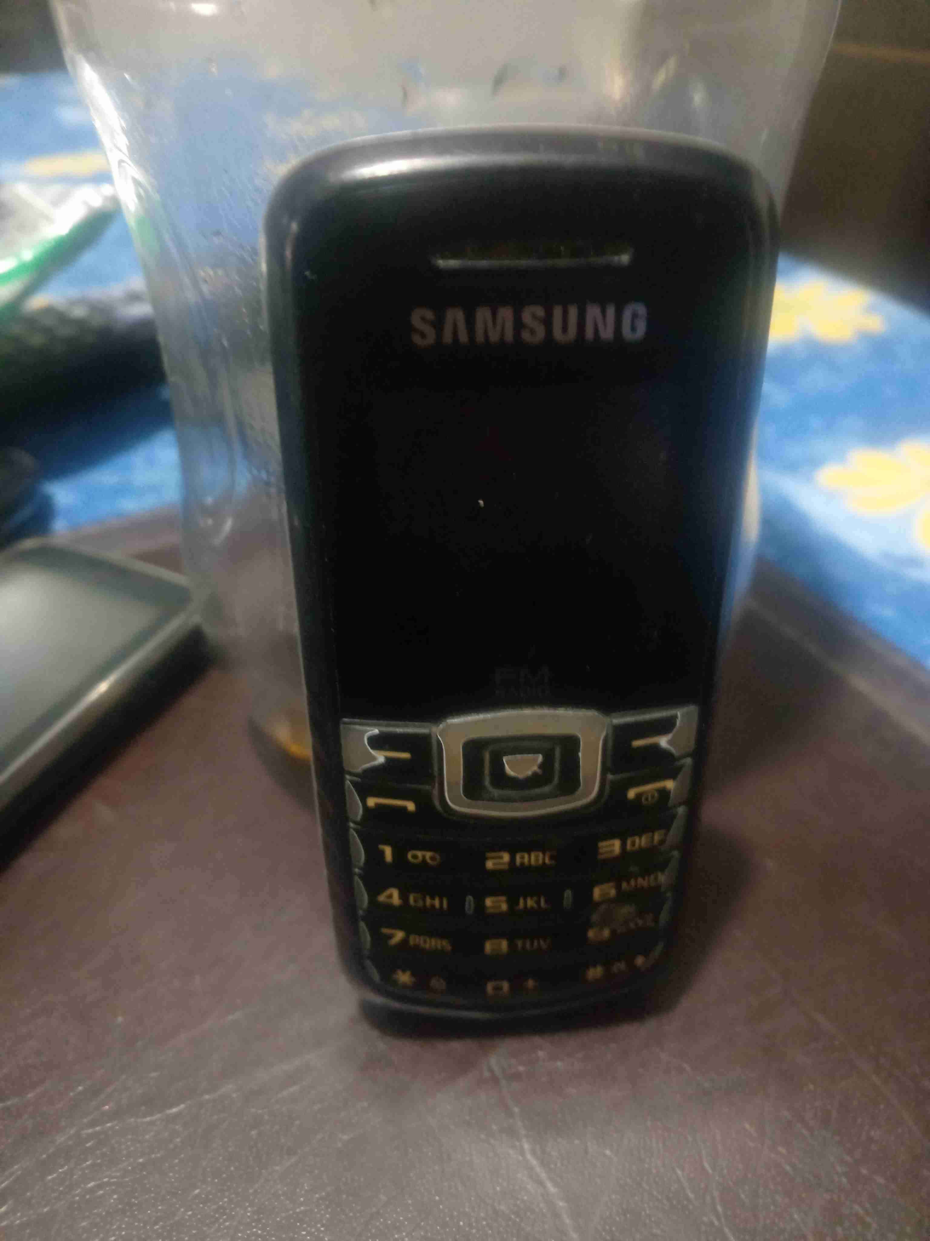 Teléfono Samsung básico antiguo