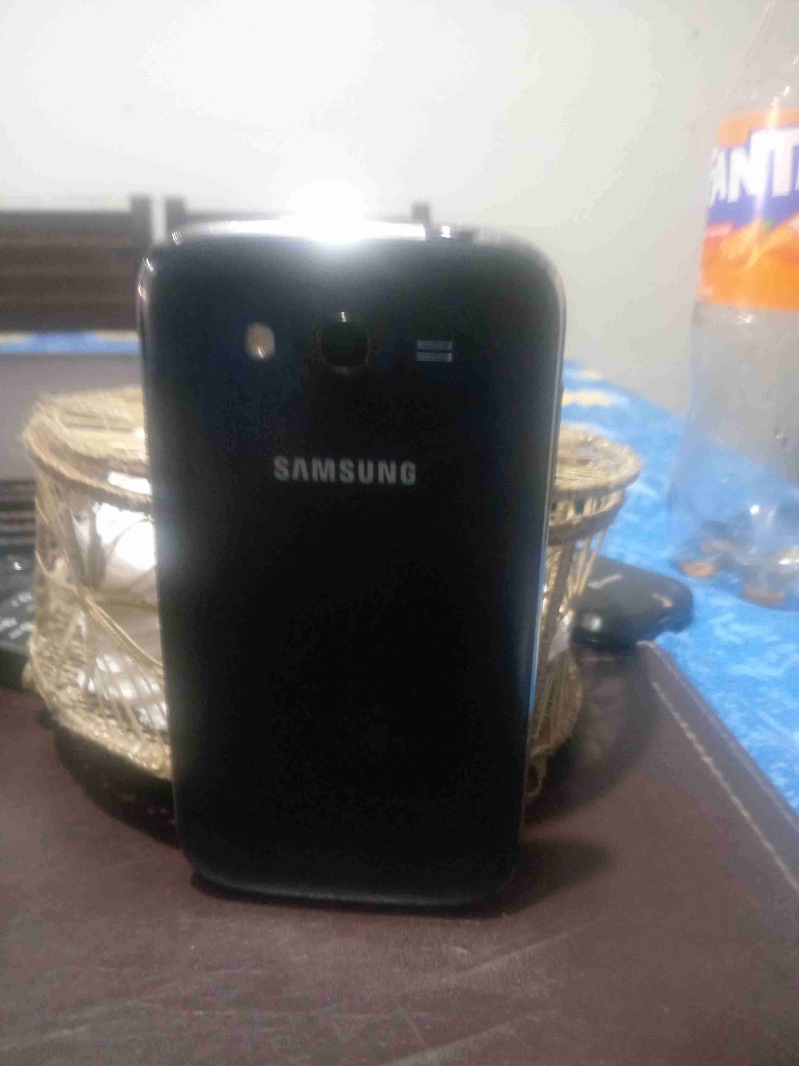 Smartphone Samsung Galaxy negro - 2