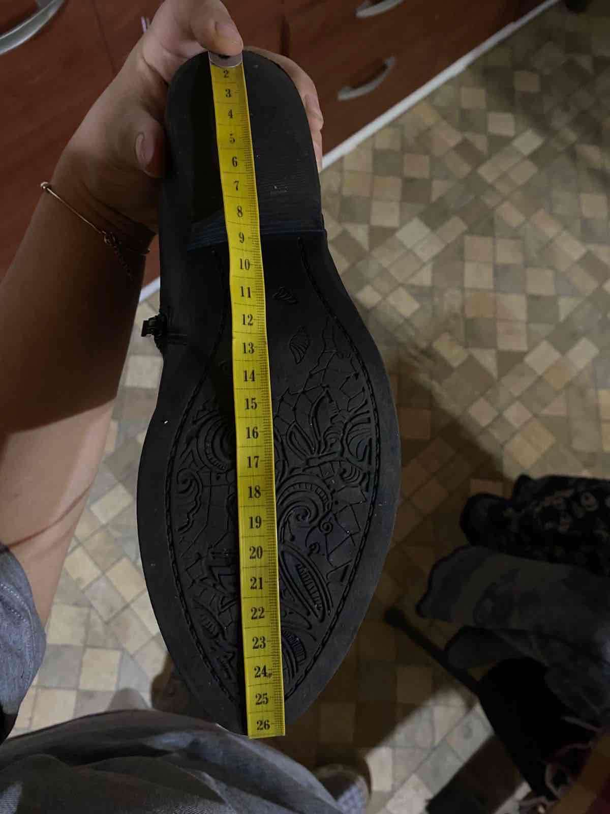 Botines negros de cuero - miniatura 4