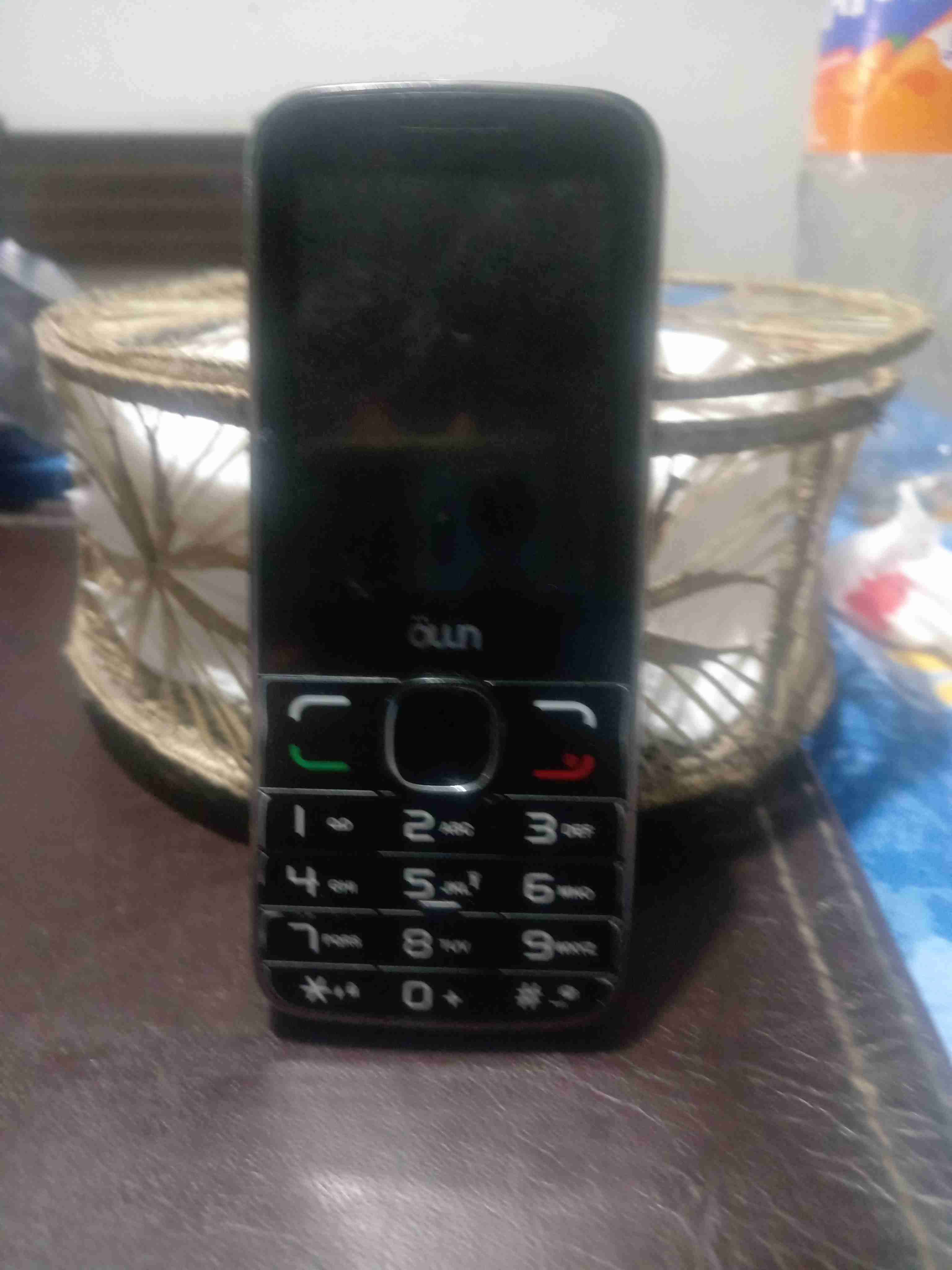 Celular básico Olm negro