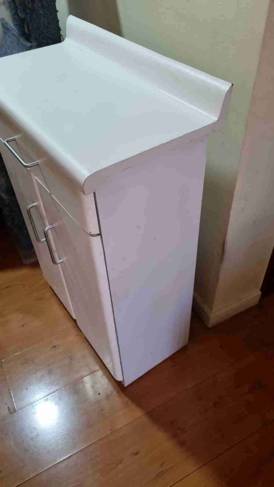 Mueble de cocina blanco - miniatura 2