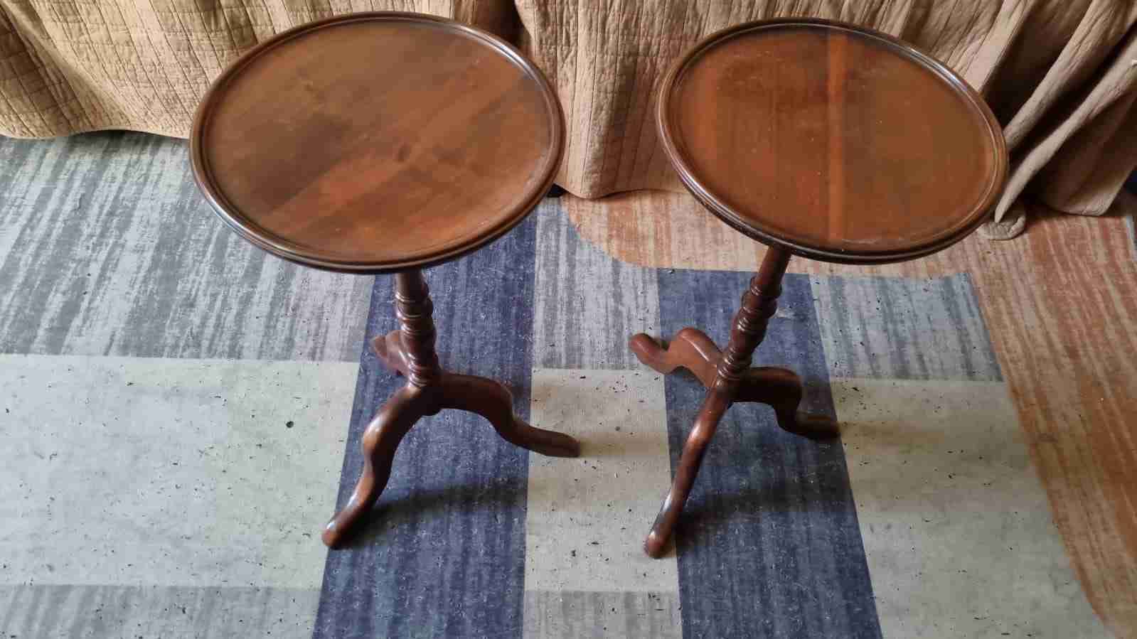 Mesas laterales de madera lingue