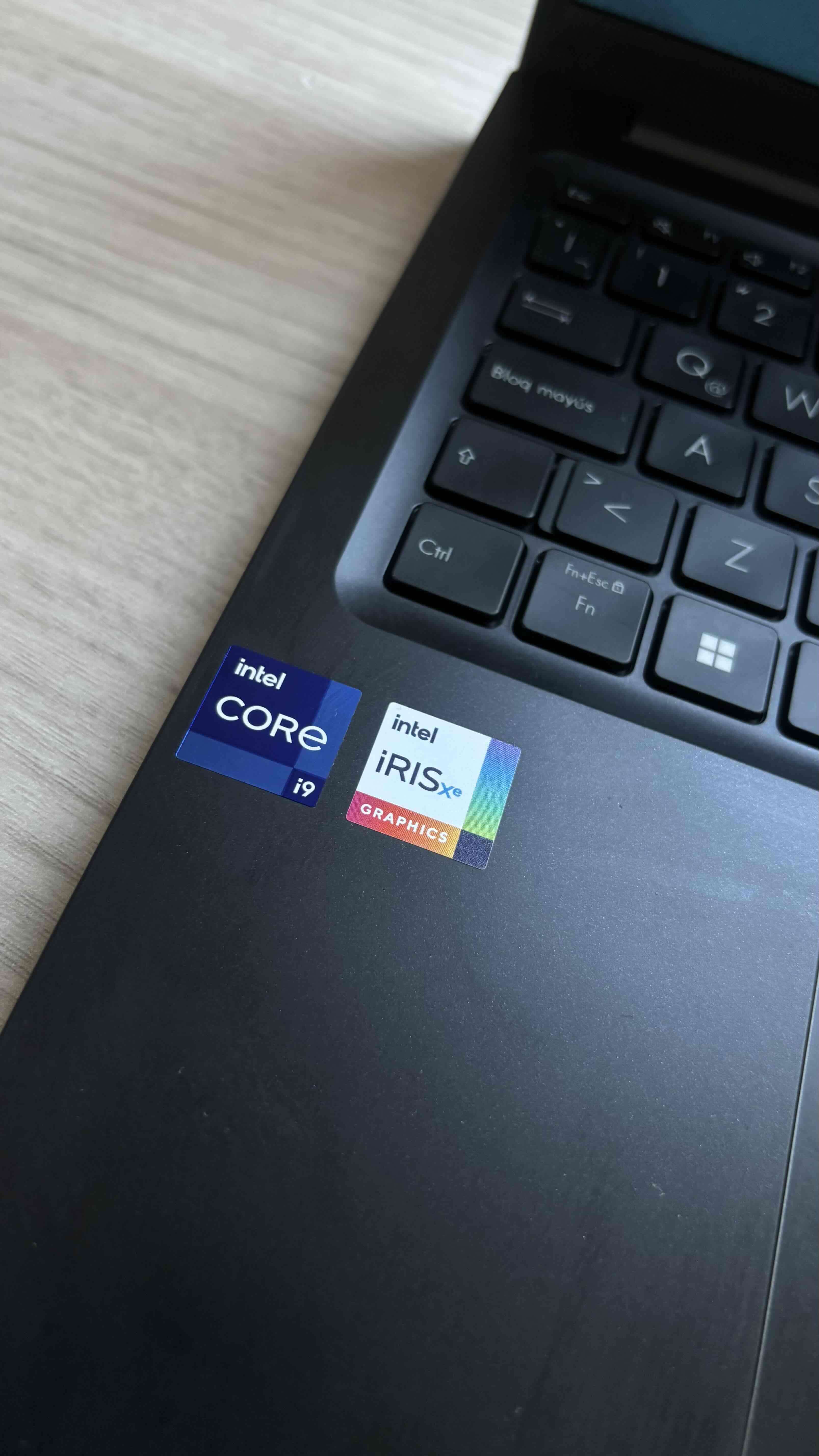 Laptop ASUS Vivobook x1605V - miniatura 3