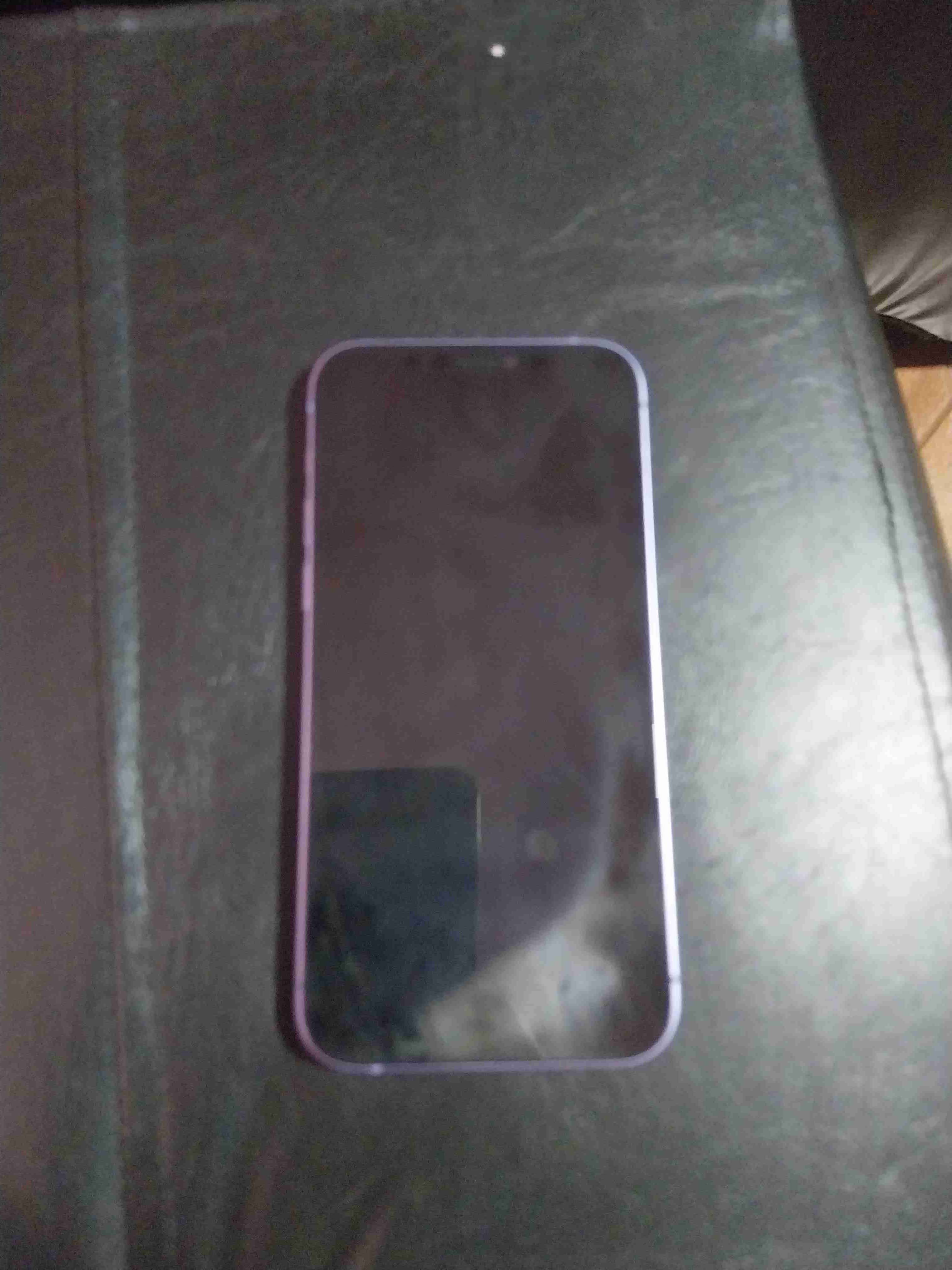 iPhone 12 128gb color púrpura en buen estado - miniatura 2