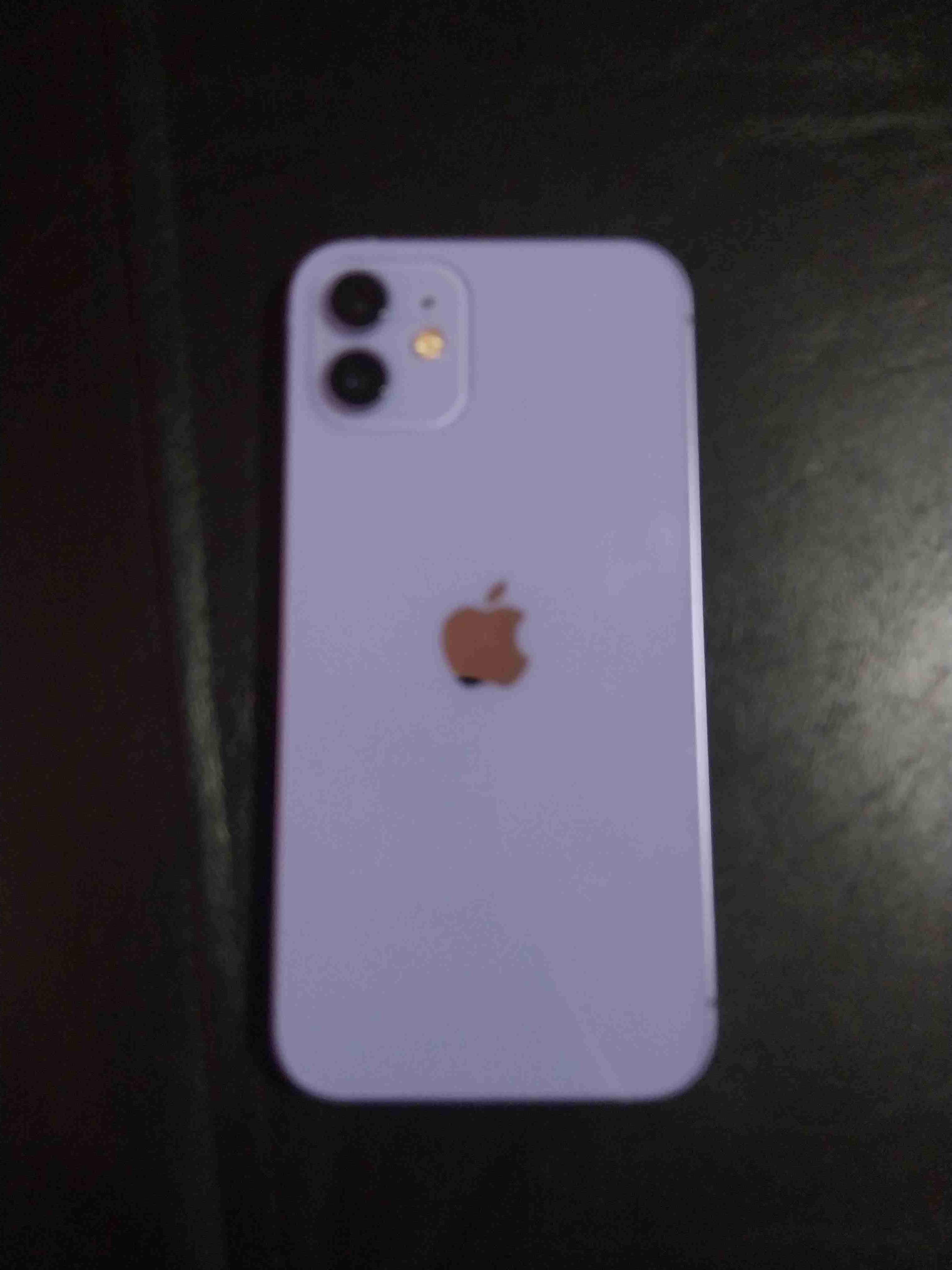 iPhone 12 128gb color púrpura en buen estado - miniatura 4