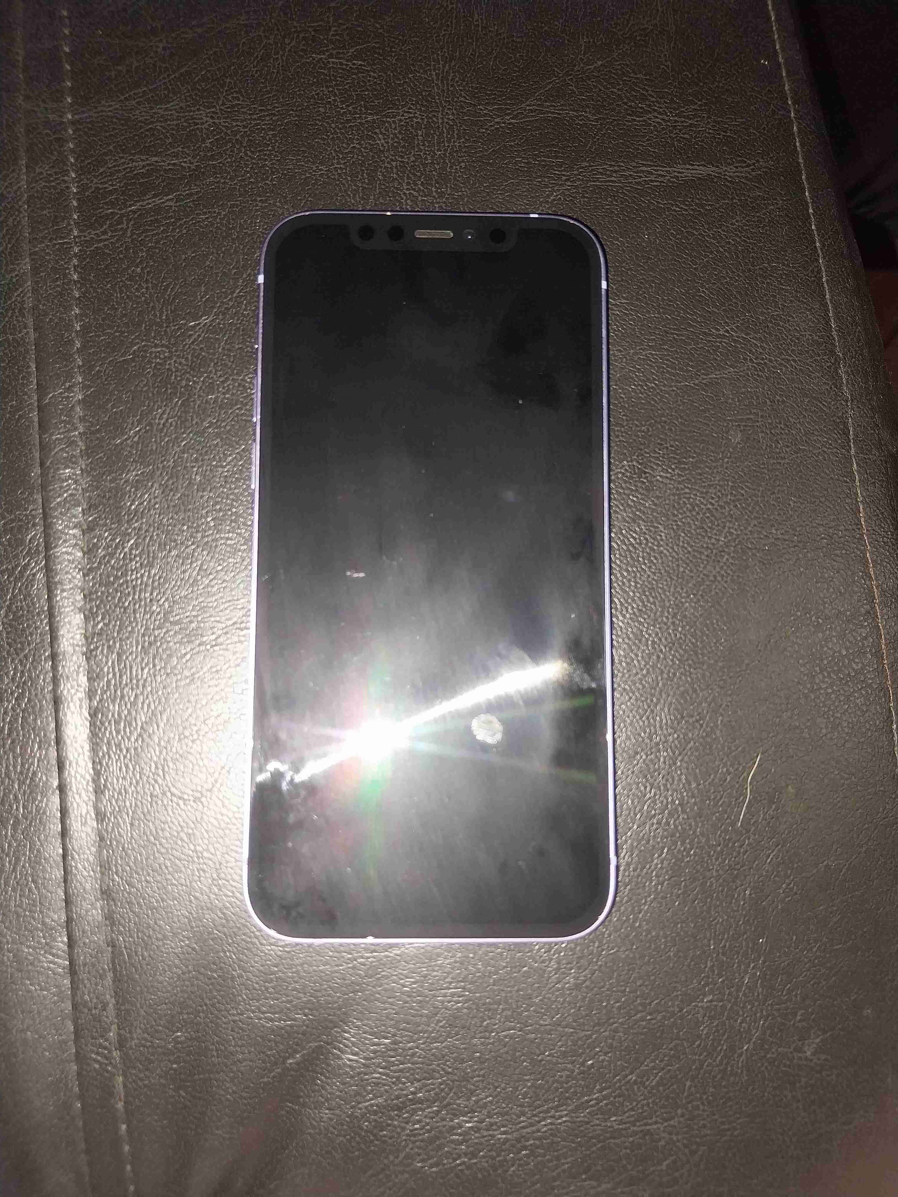 iPhone 12 128gb color púrpura en buen estado - miniatura 5