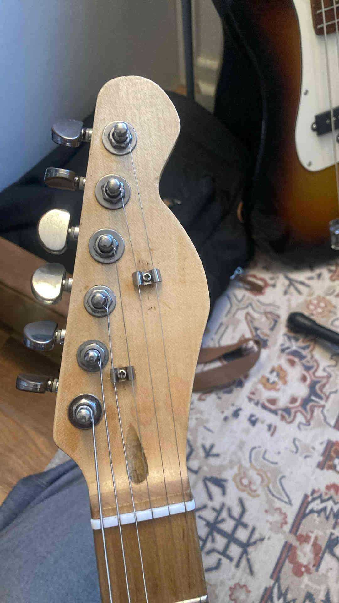 Guitarra eléctrica  buen estado - miniatura 3