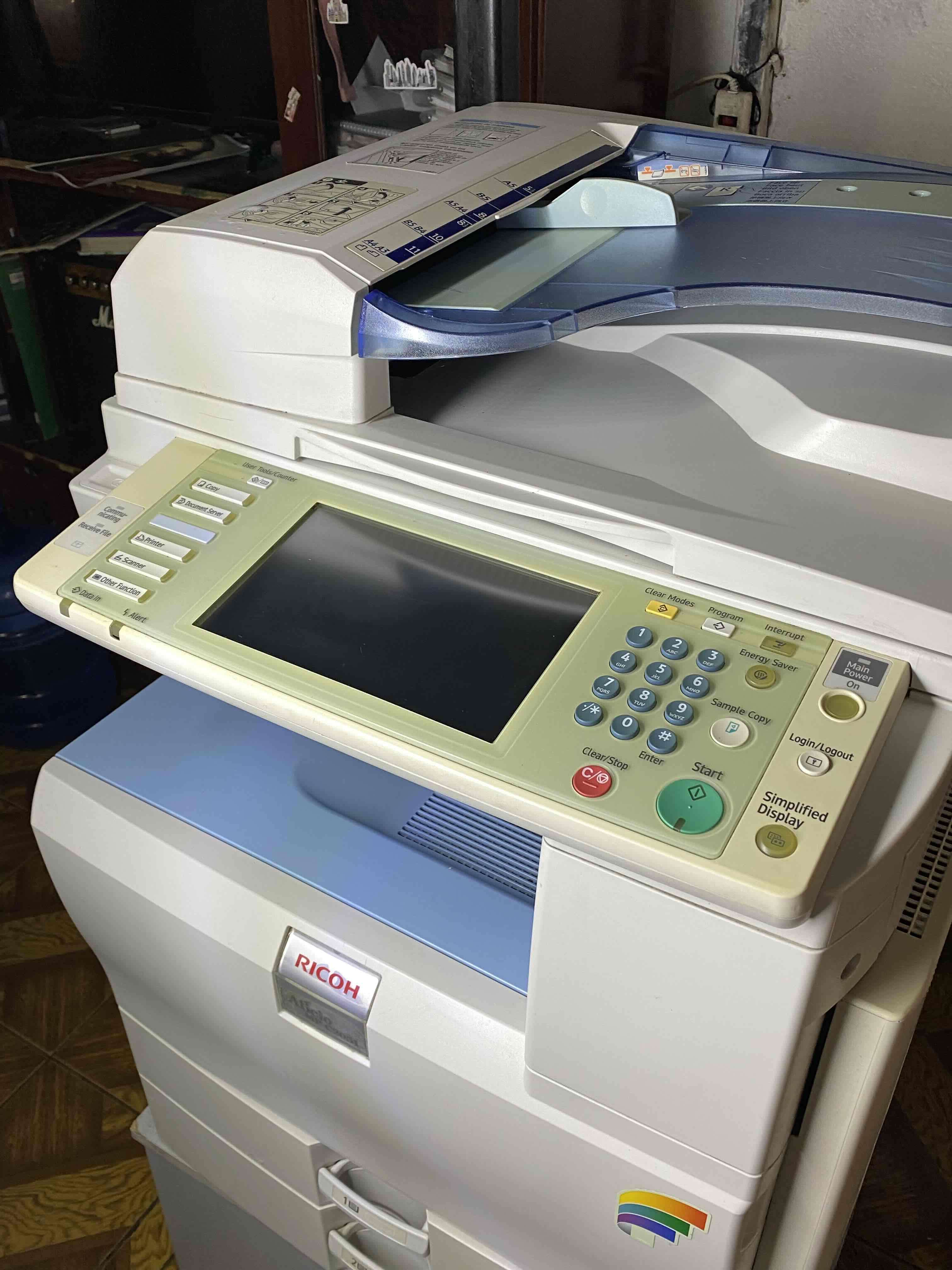 Impresora Multifuncional Ricoh Aficio MP C2051 - miniatura 2