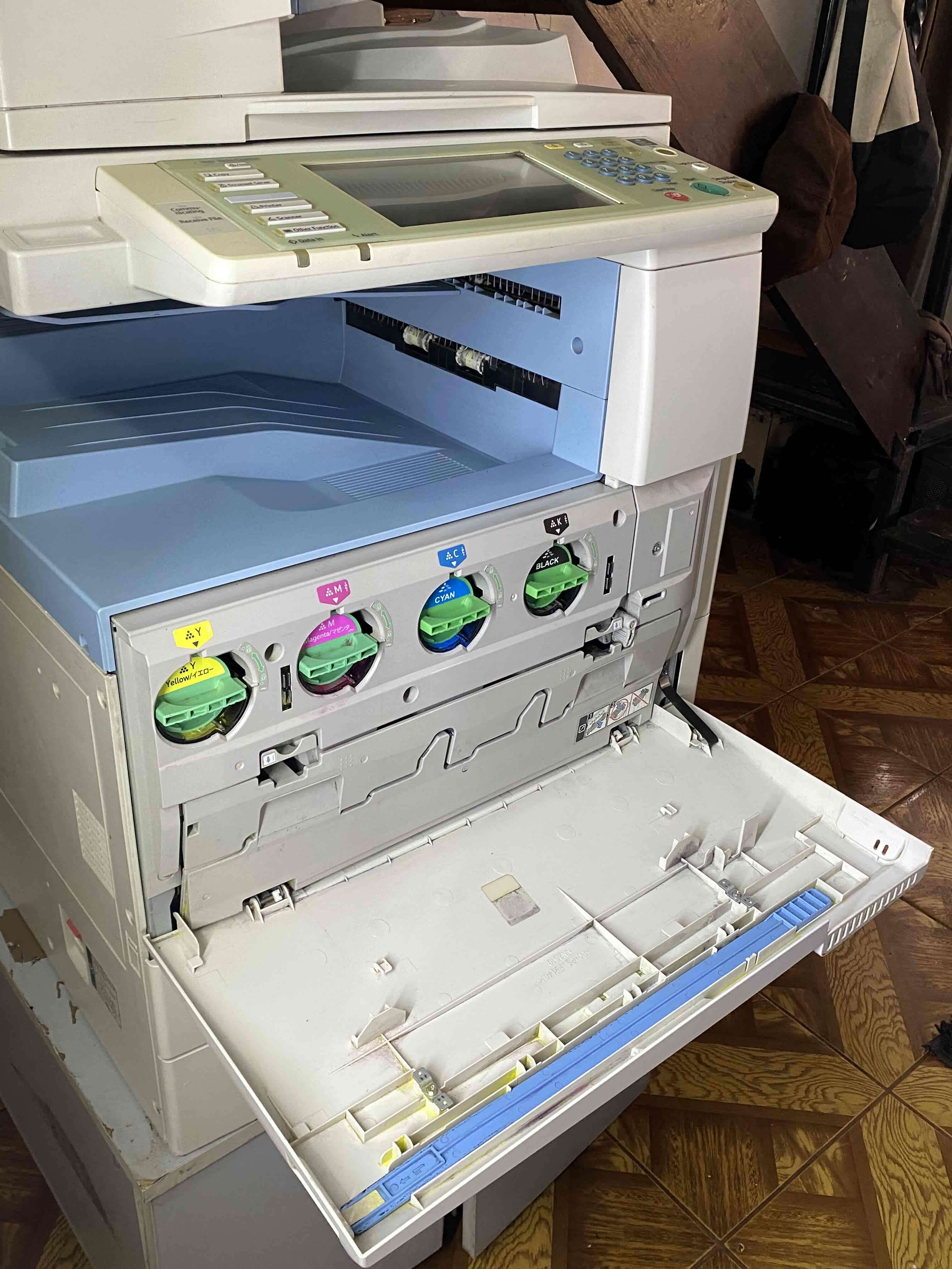 Impresora Multifuncional Ricoh Aficio MP C2051 - miniatura 3