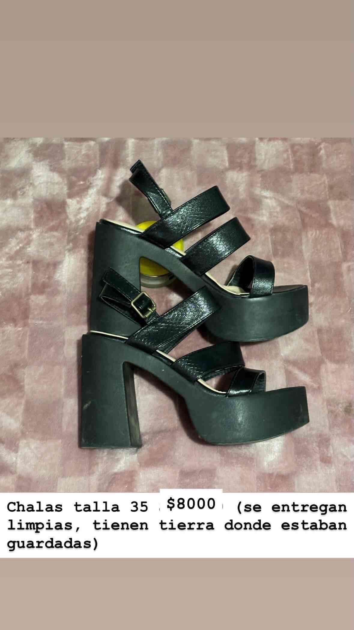 Chalas negras con plataforma talla 35