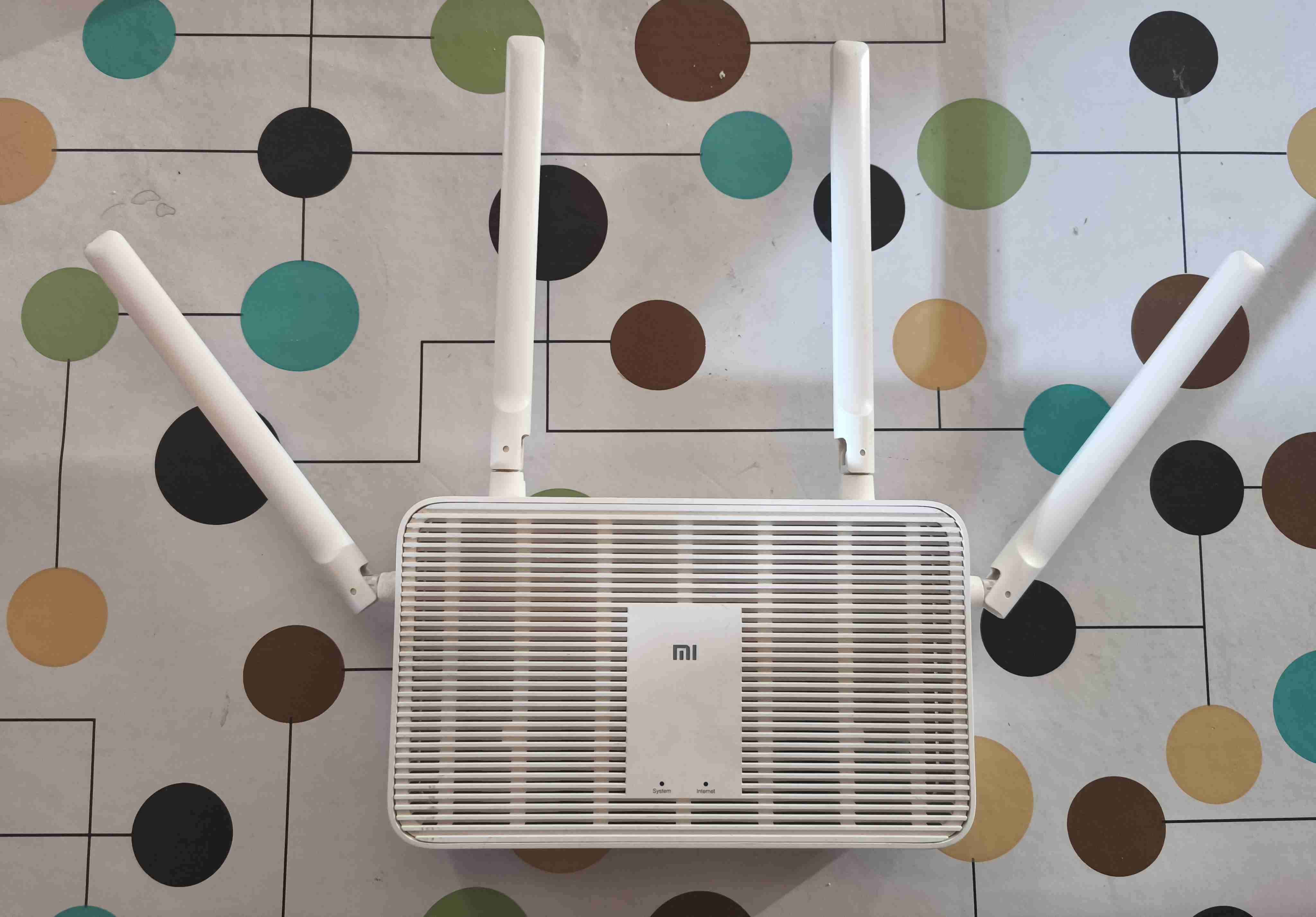 Router Xiaomi con cuatro antenas