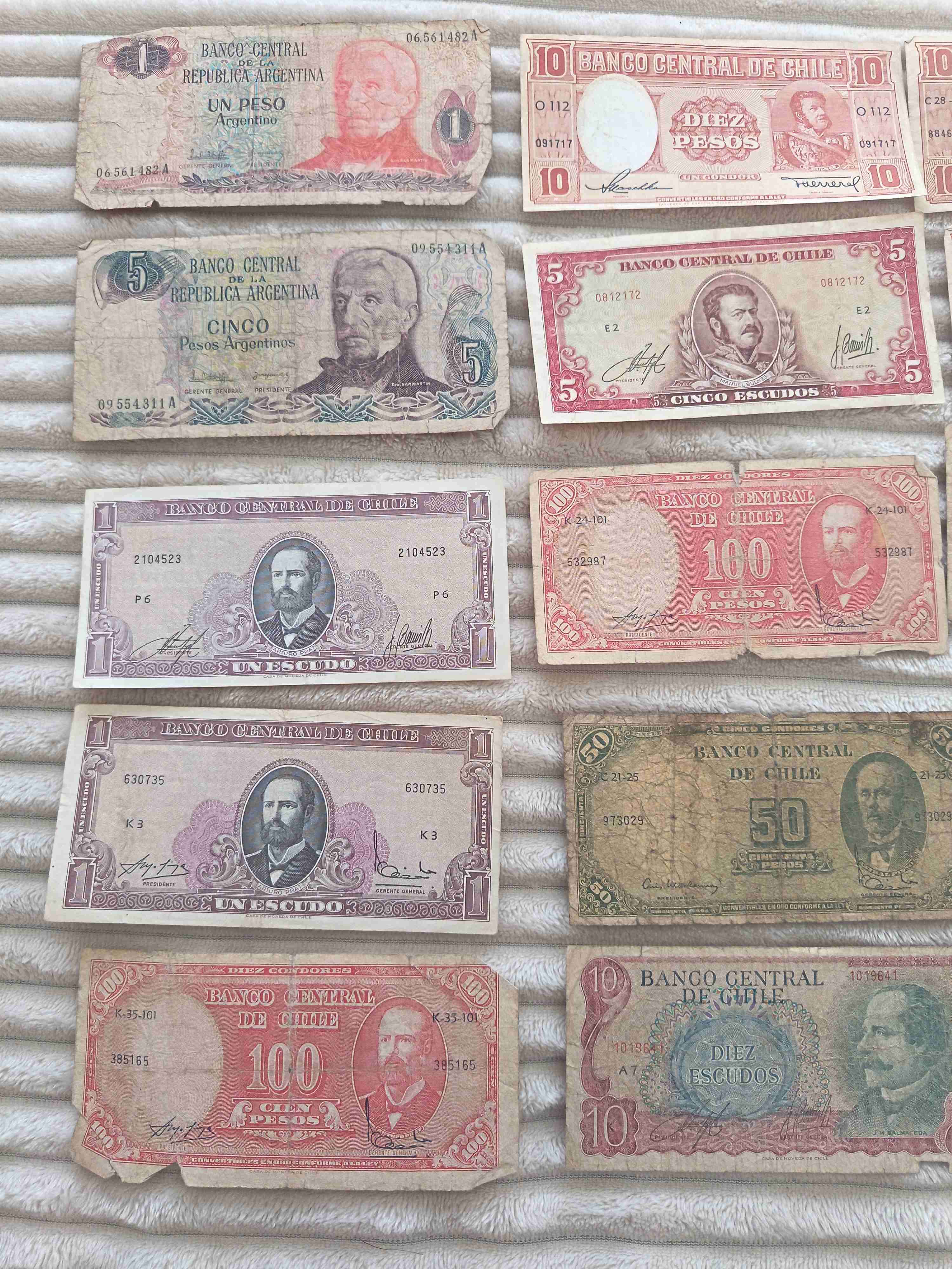 Colección de billetes antiguos variados - miniatura 2