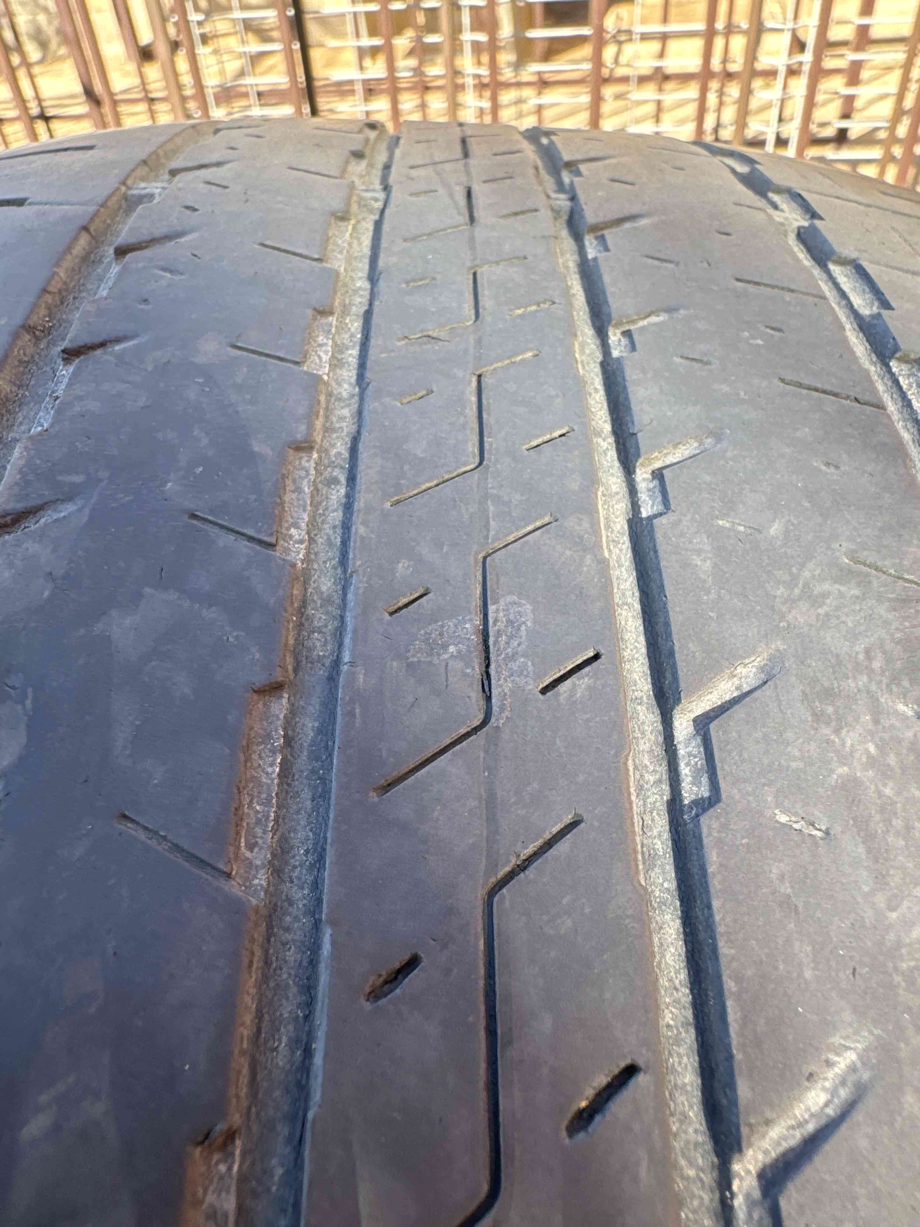 Neumáticos ContiCrossContact y Dunlop usados - miniatura 2