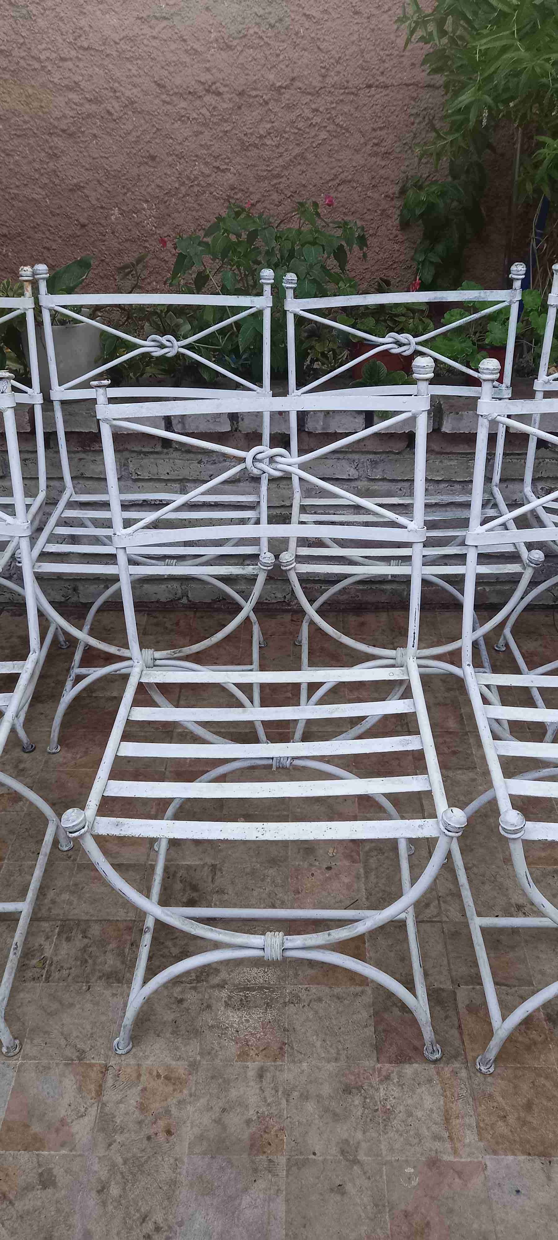 Juego de sillas de metal blancas - miniatura 3