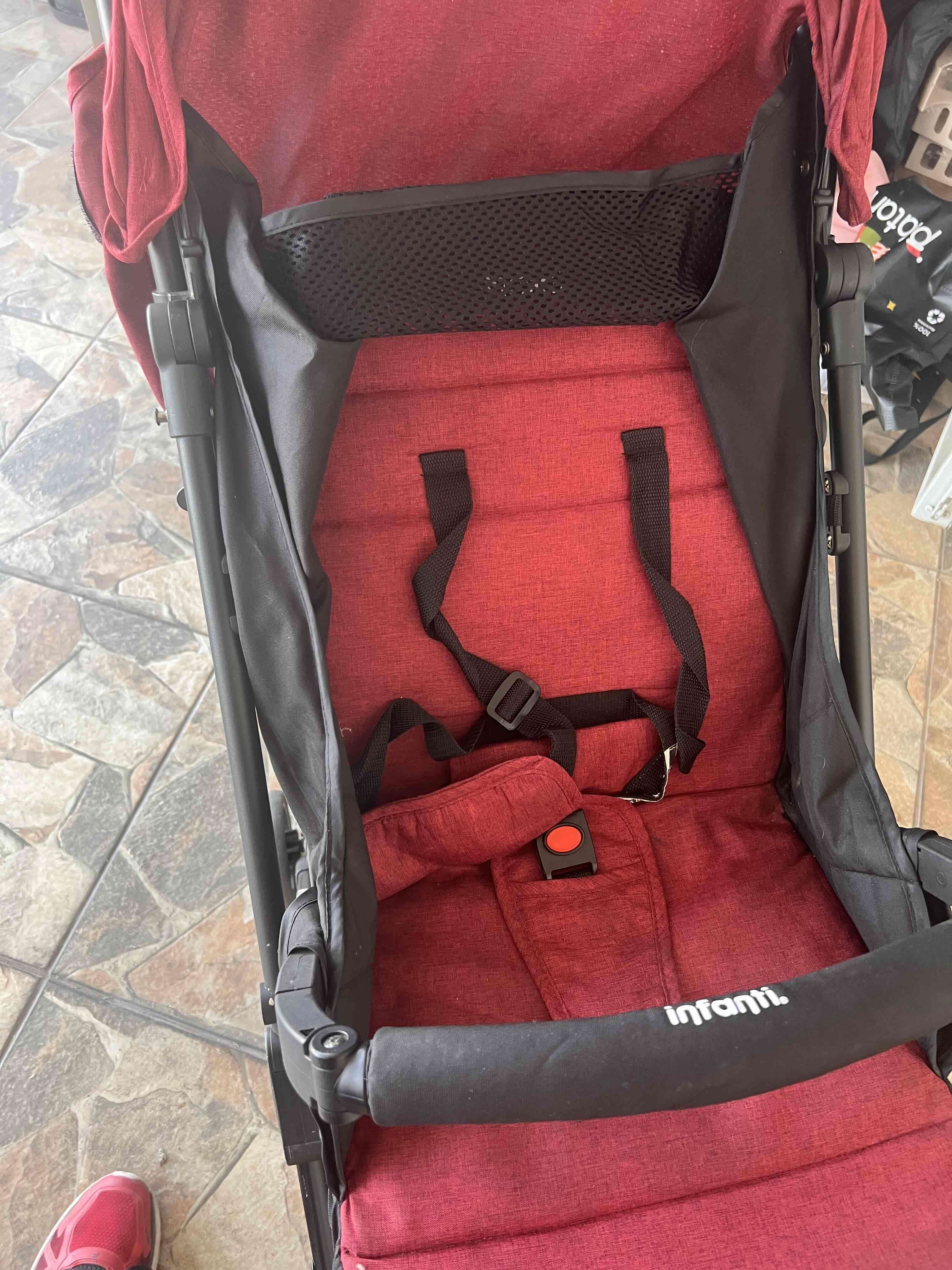 Coche de bebé Infanti rojo