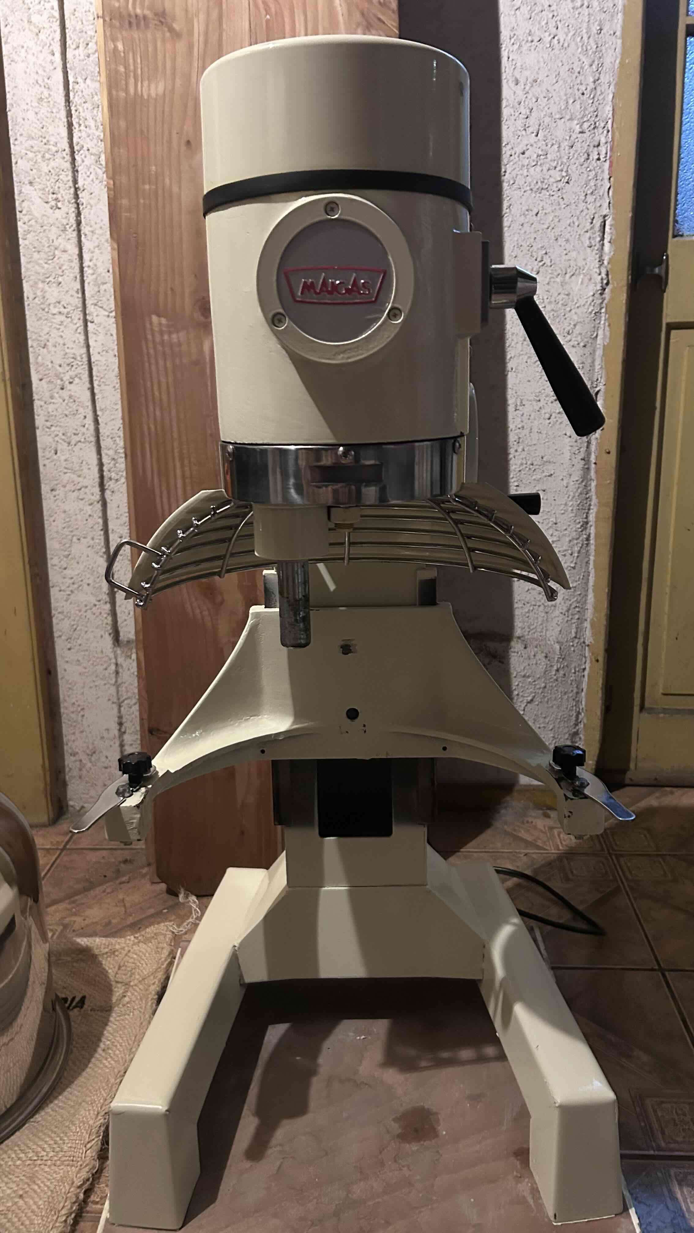 Batidora Maigas 30LTs - miniatura 3