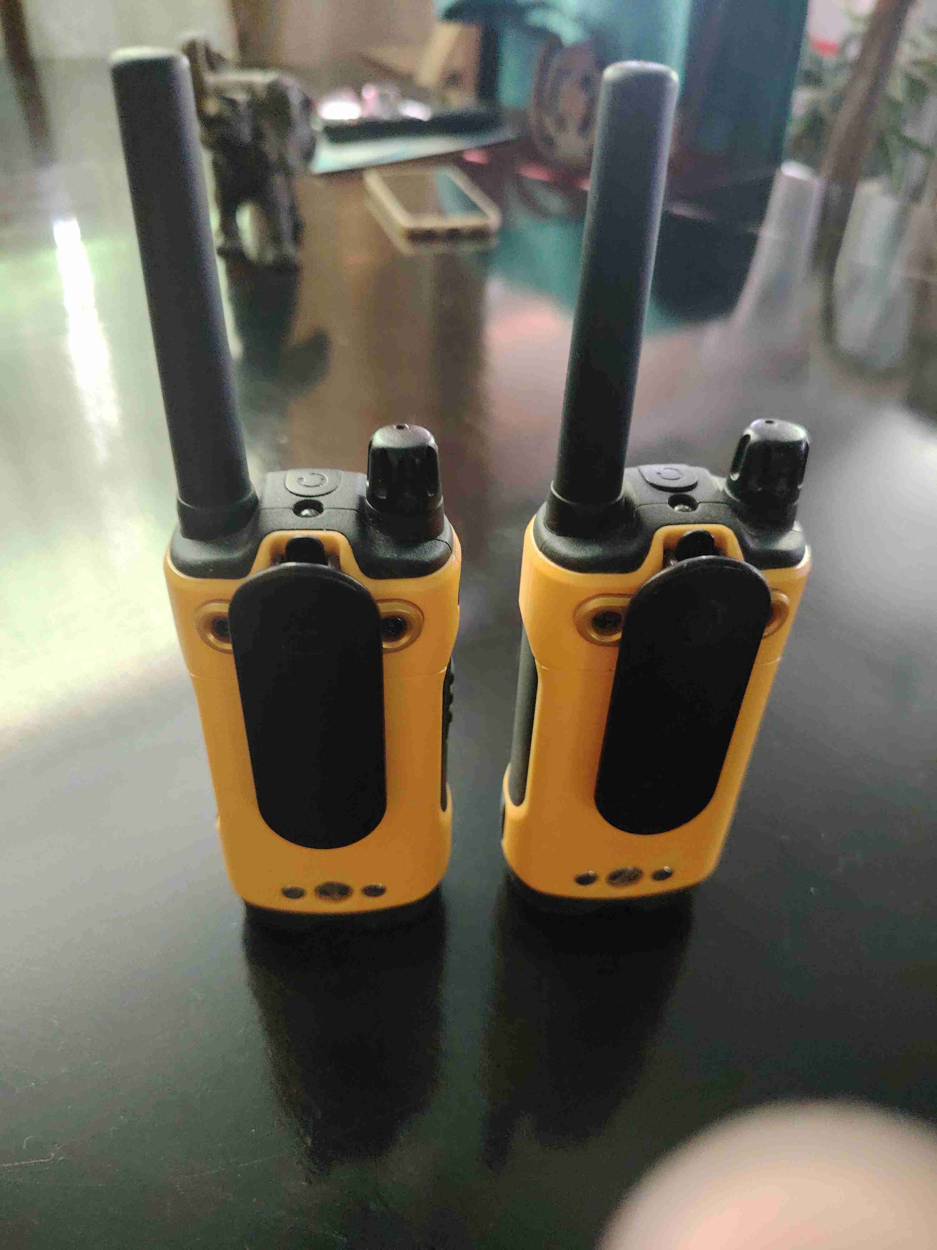 Walkie Talkies Motorola Amarillos - miniatura 2