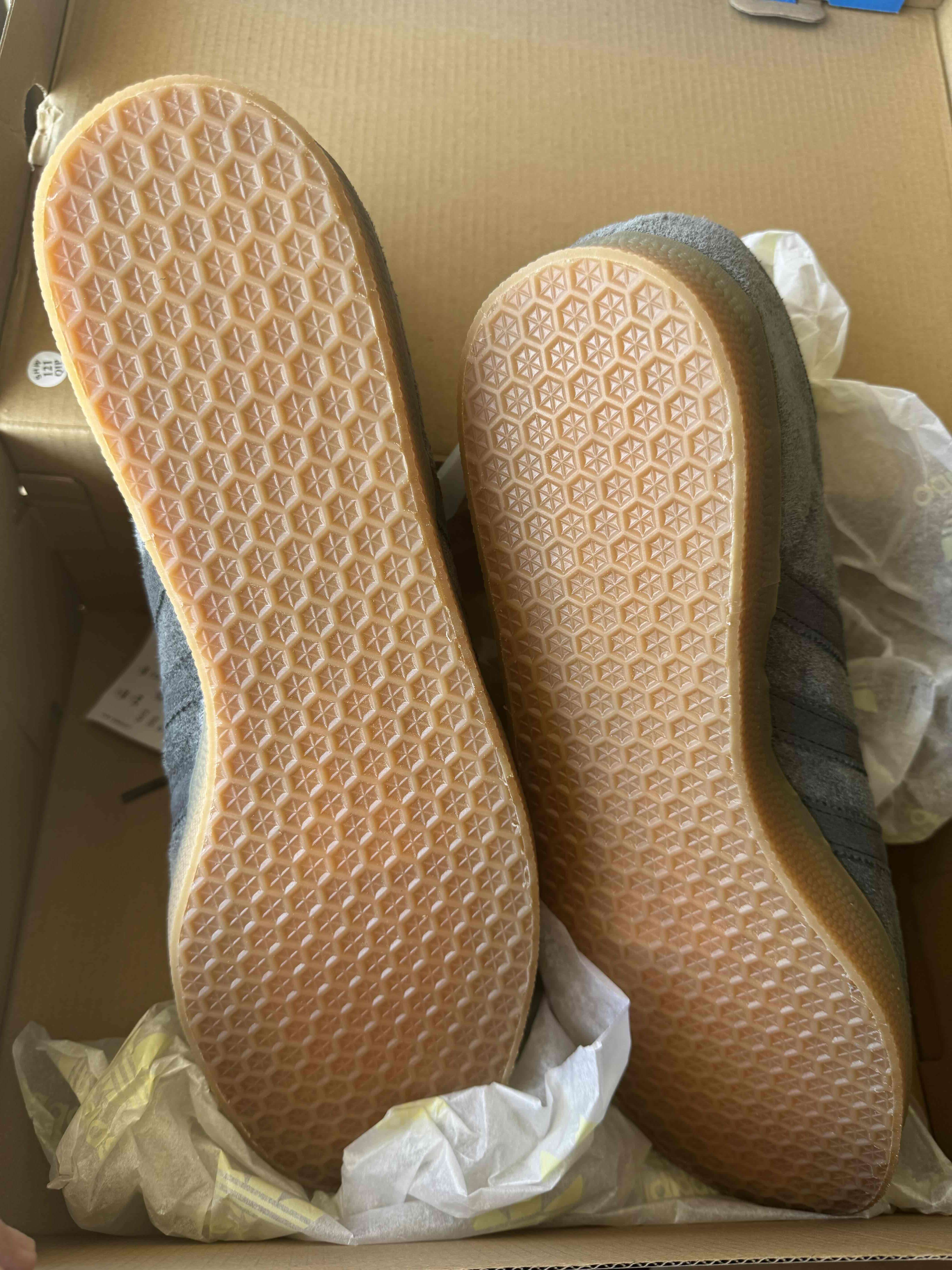 Zapatillas Adidas Gazelle Gris Talla 44.5 - miniatura 4