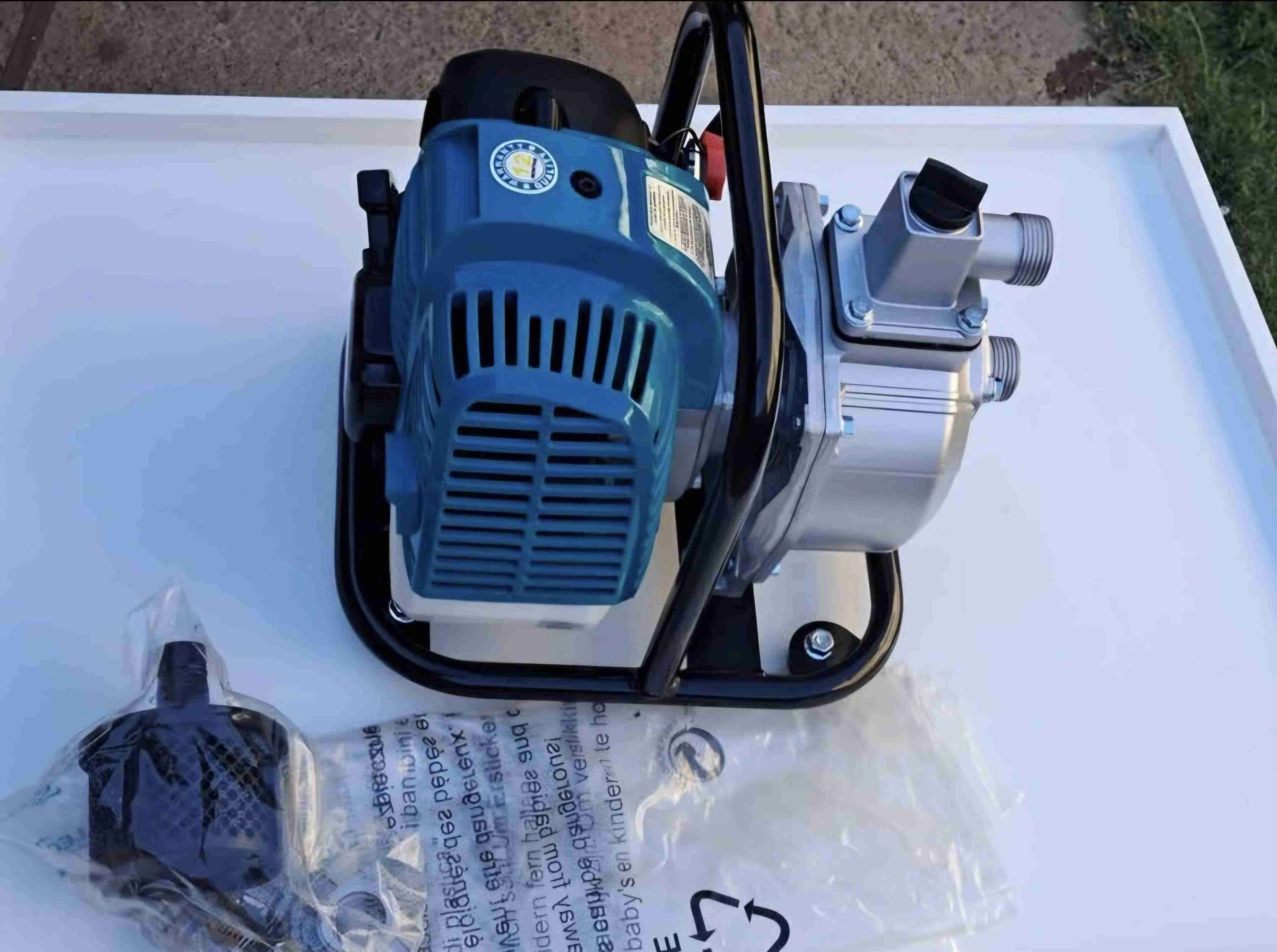 Bomba de agua eléctrica nueva - miniatura 3