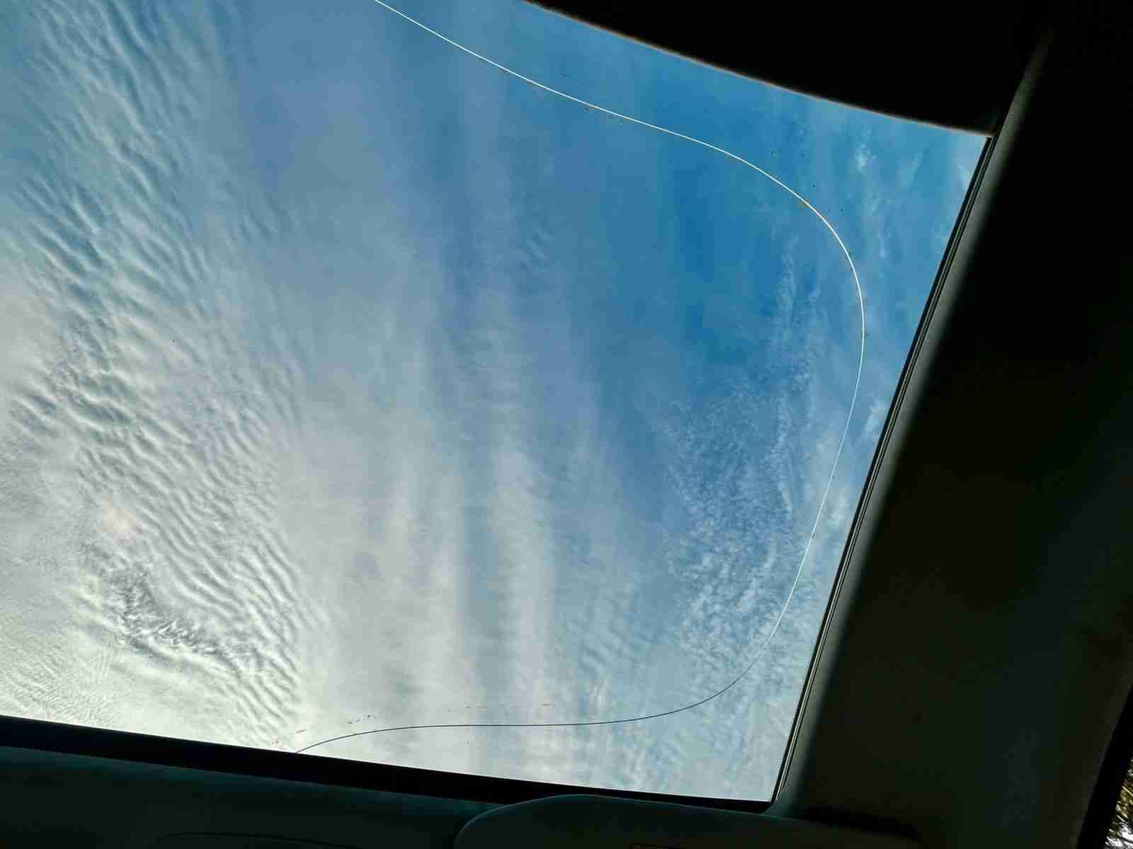 Auto Peugeot 208 - miniatura 5