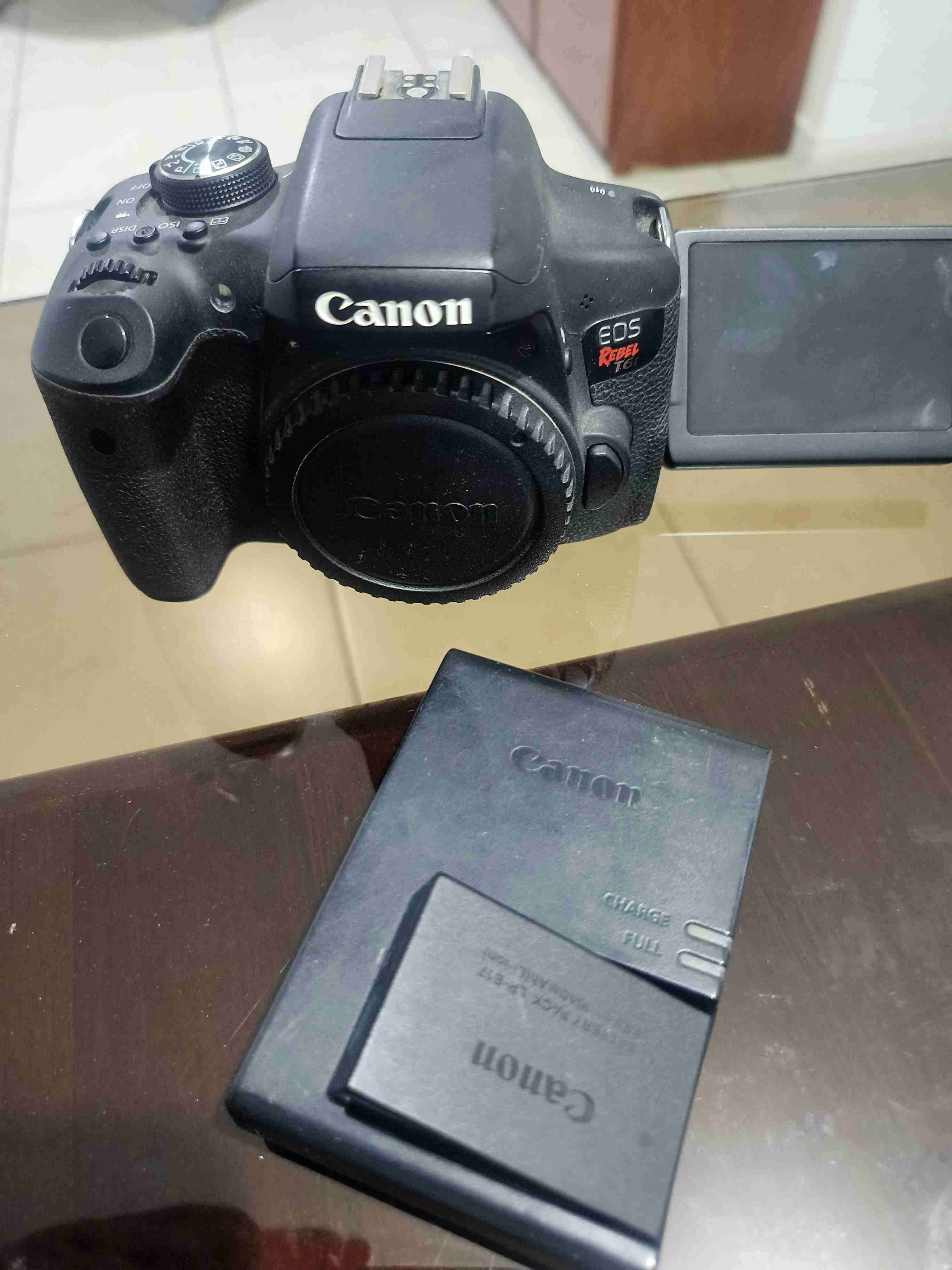 Cámara Canon T6i con cargador - miniatura 6