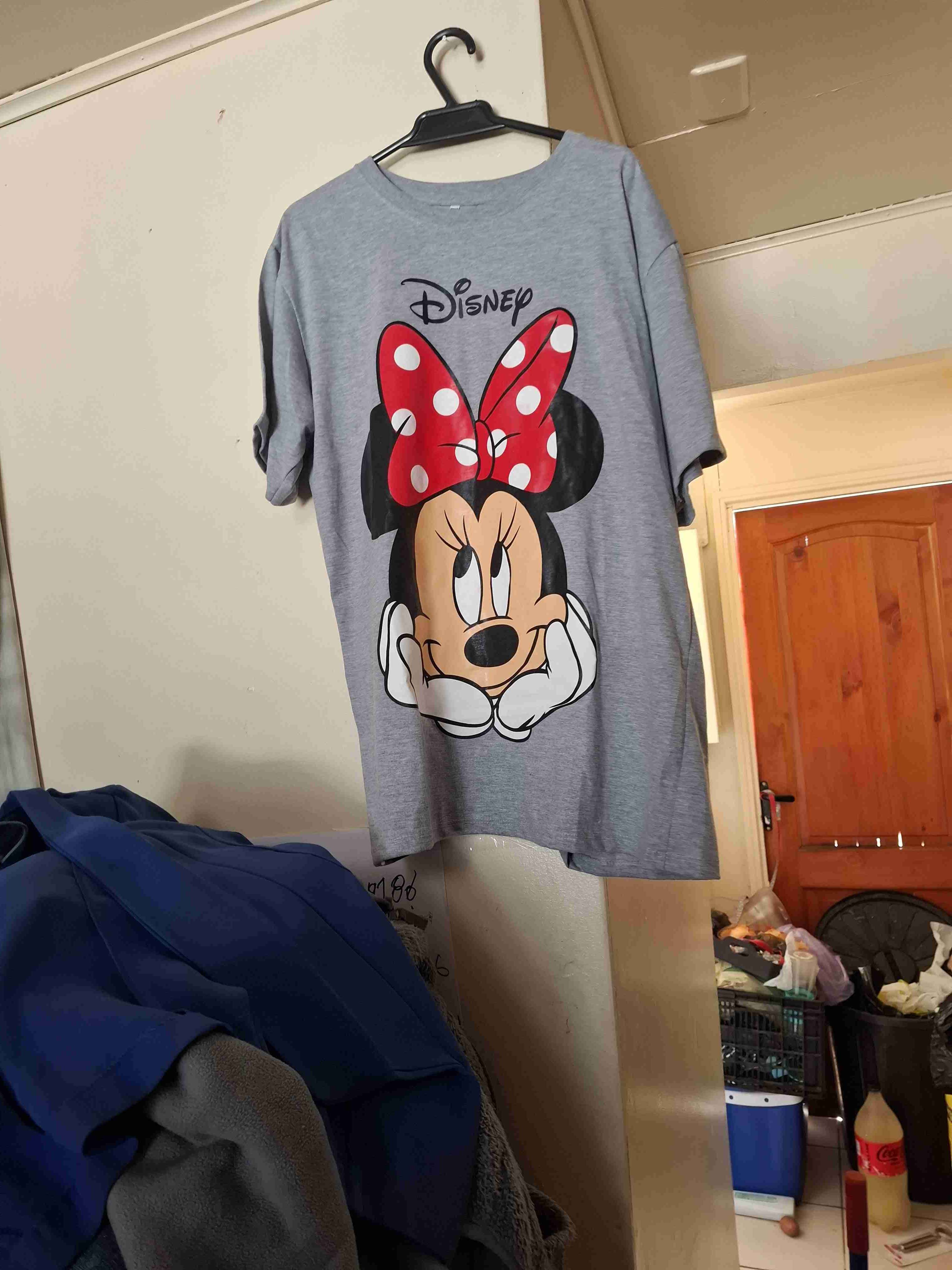 Polera rosada con diseño de personaje - miniatura 3