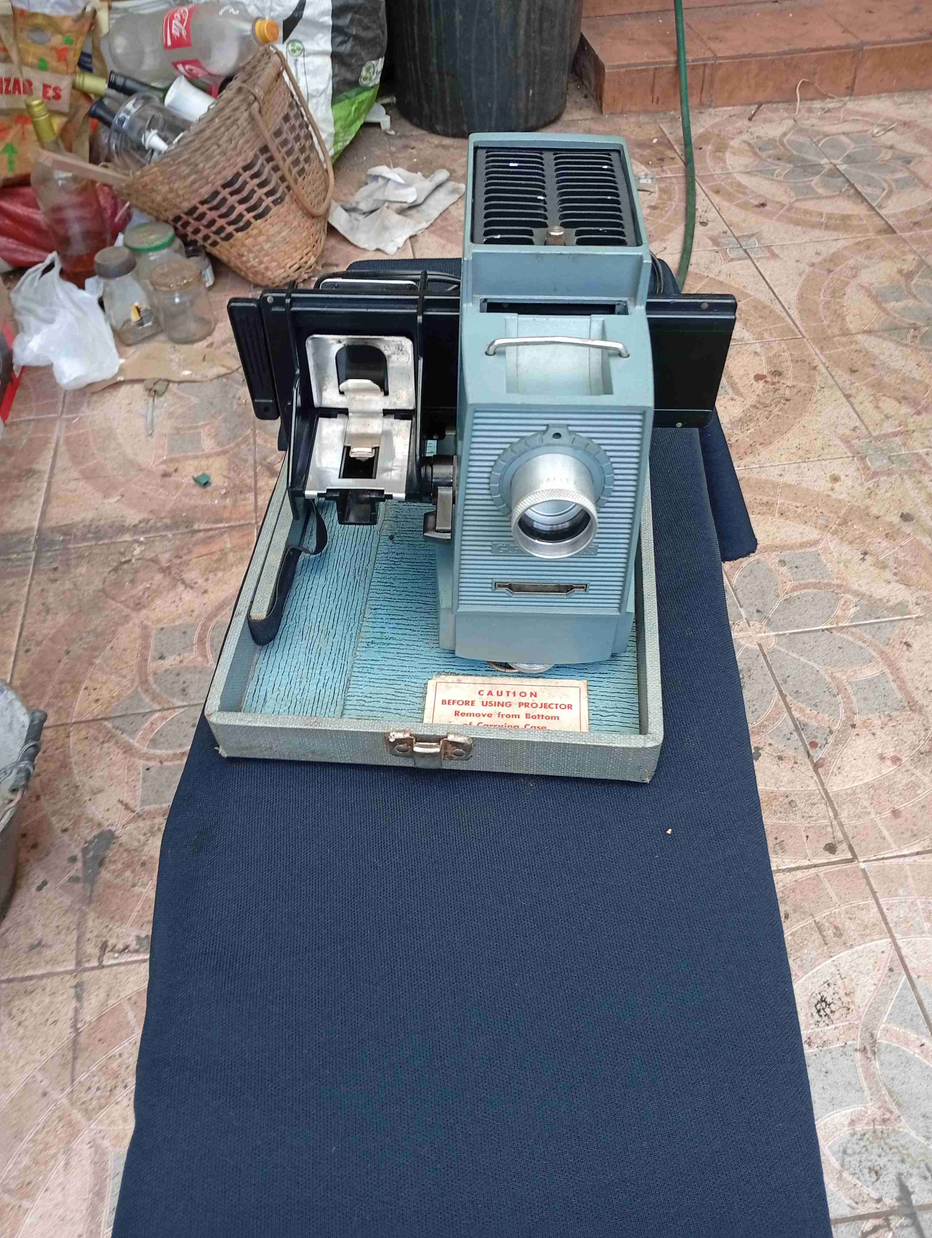 Proyector de diapositivas vintage Made in USA