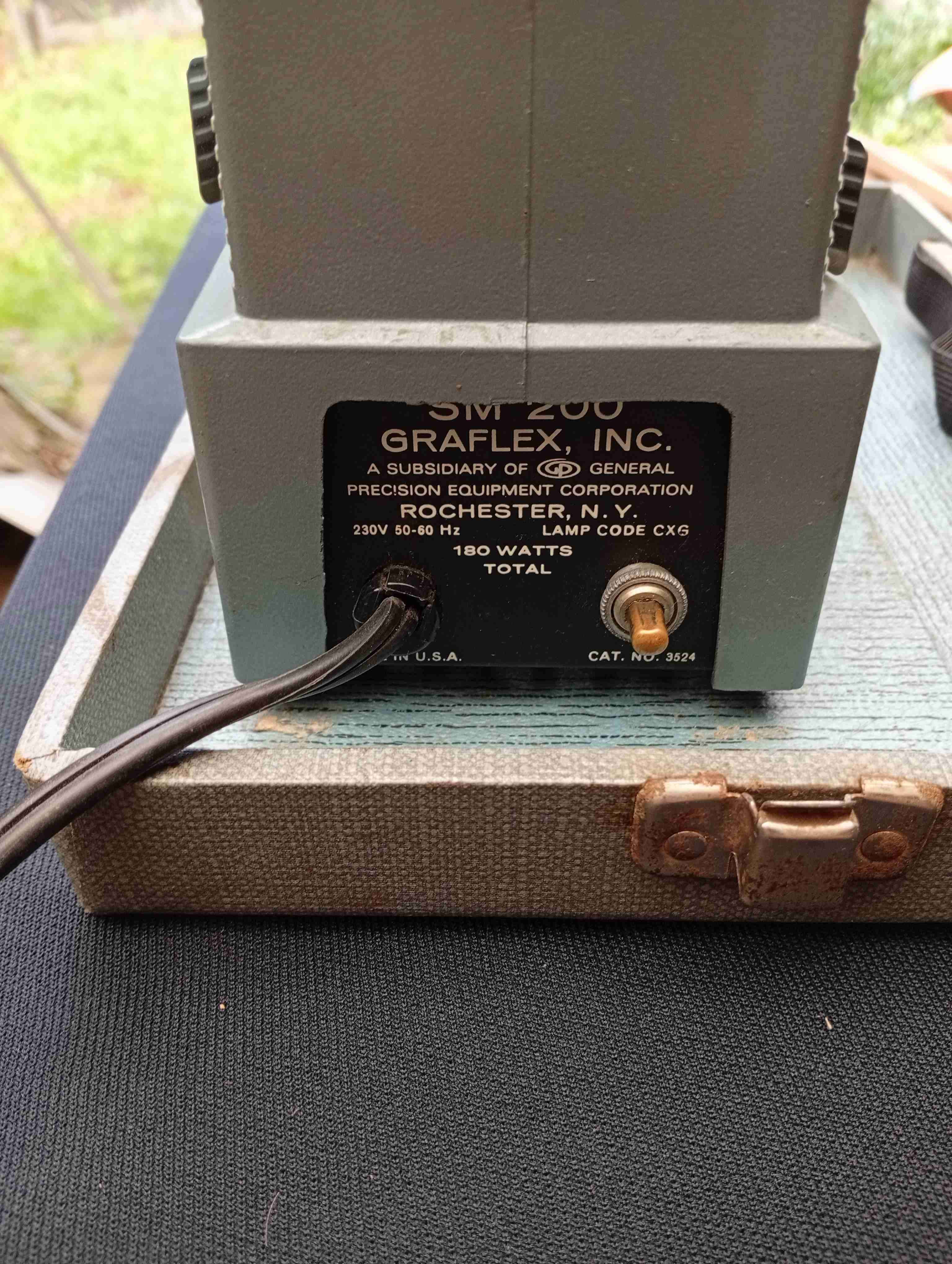 Proyector de diapositivas vintage Made in USA - miniatura 2