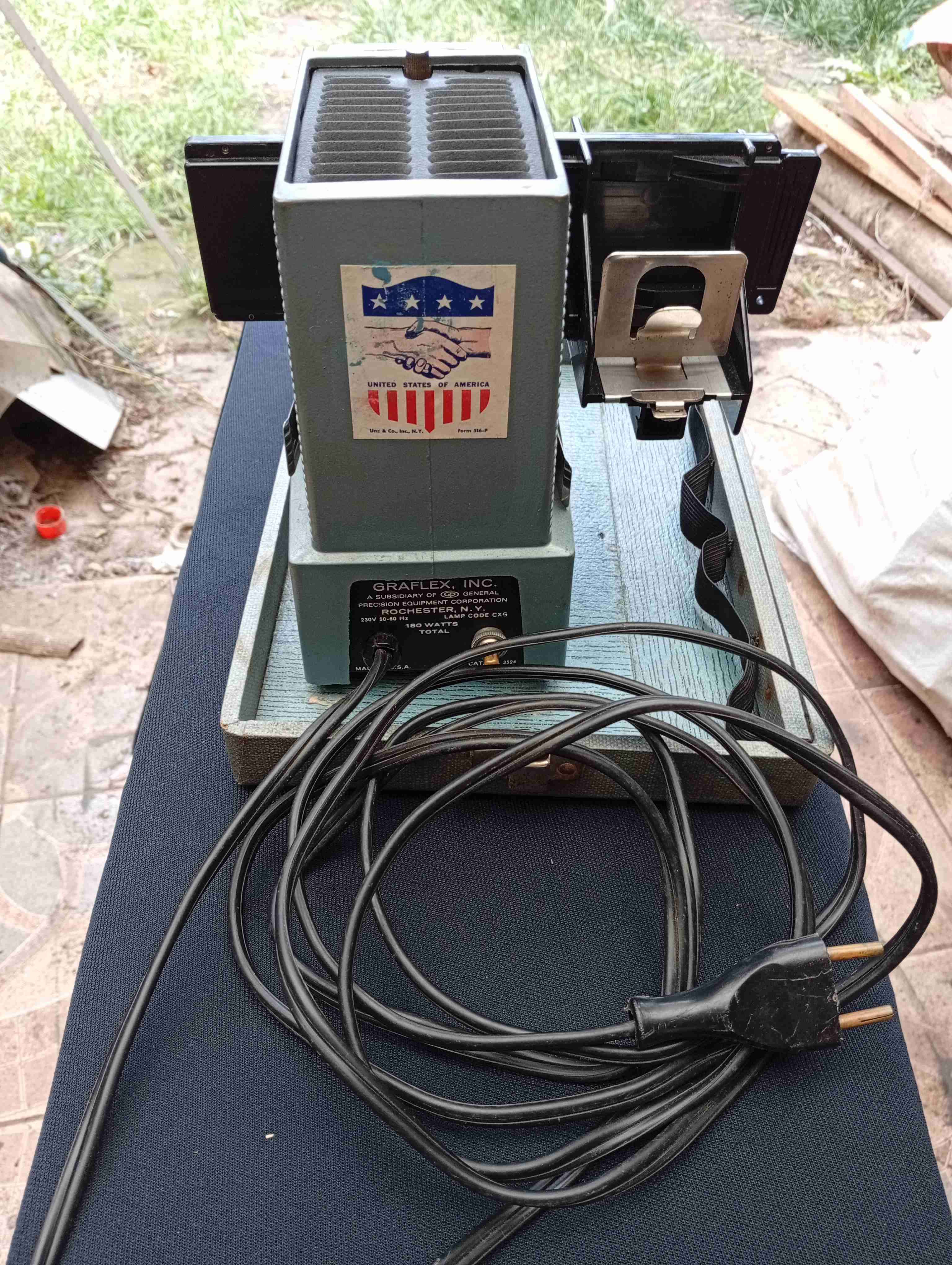 Proyector de diapositivas vintage Made in USA - miniatura 5