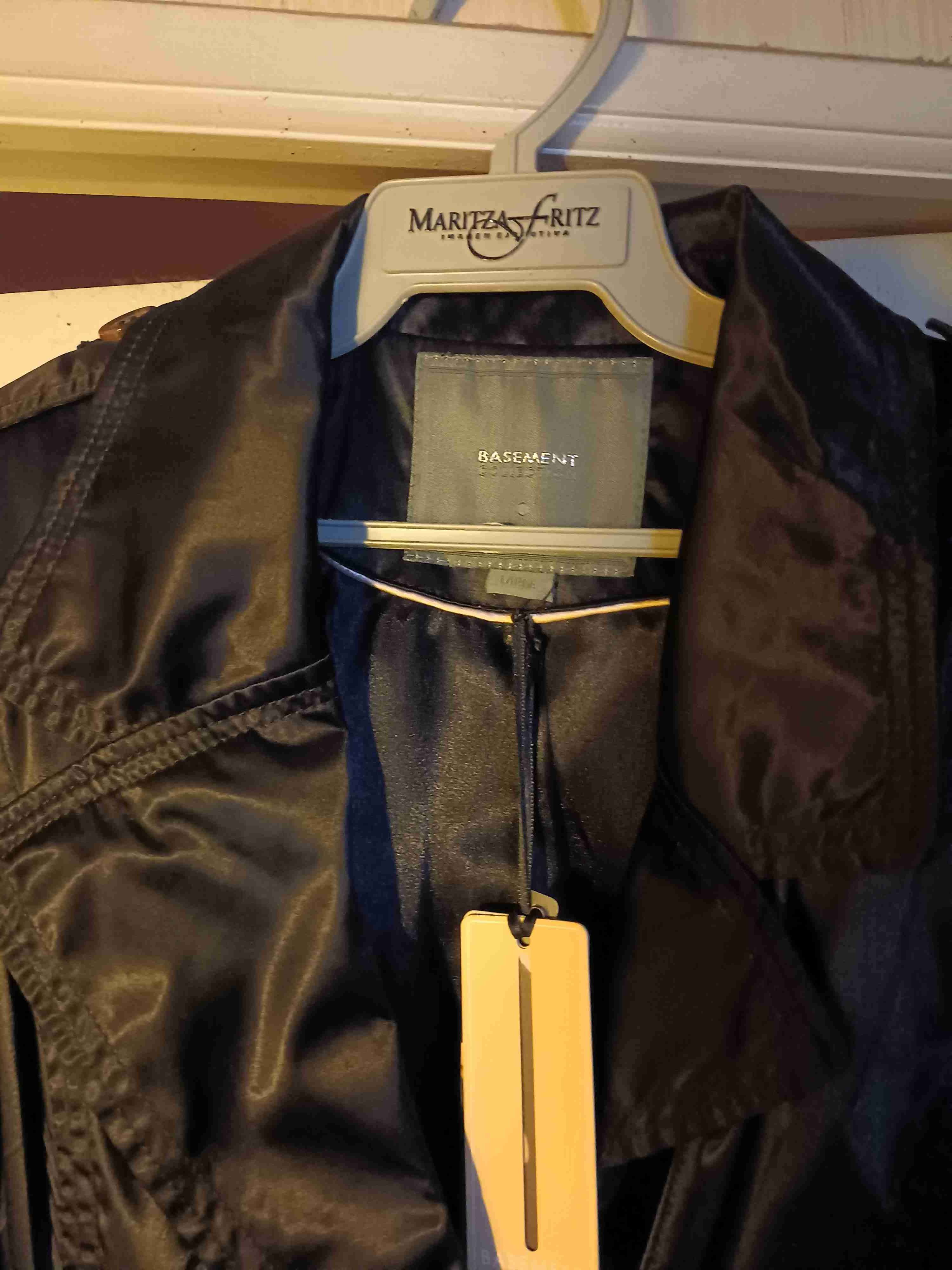 Trench negro Basement nuevo