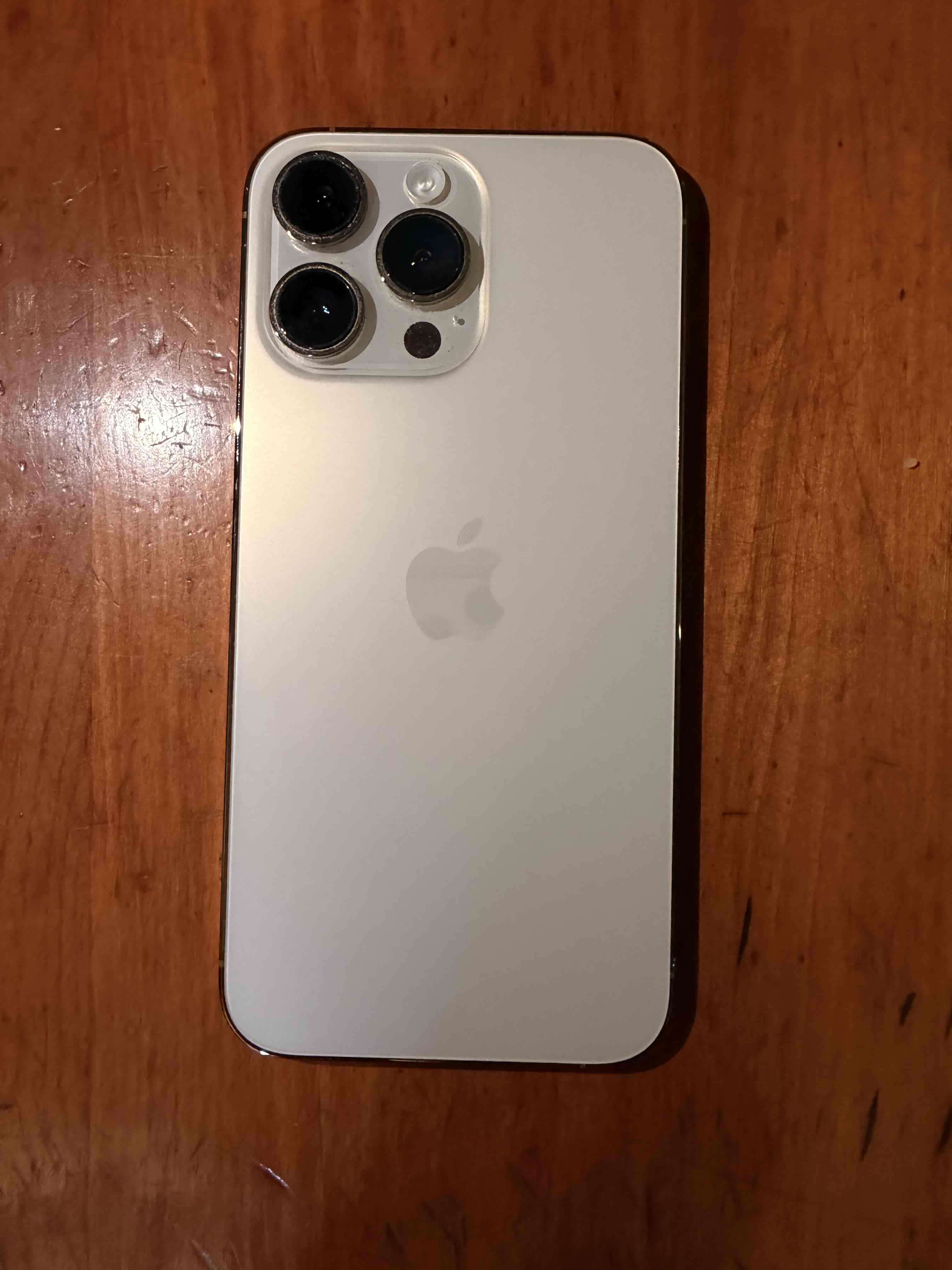 iPhone 14 Pro Max Dorado