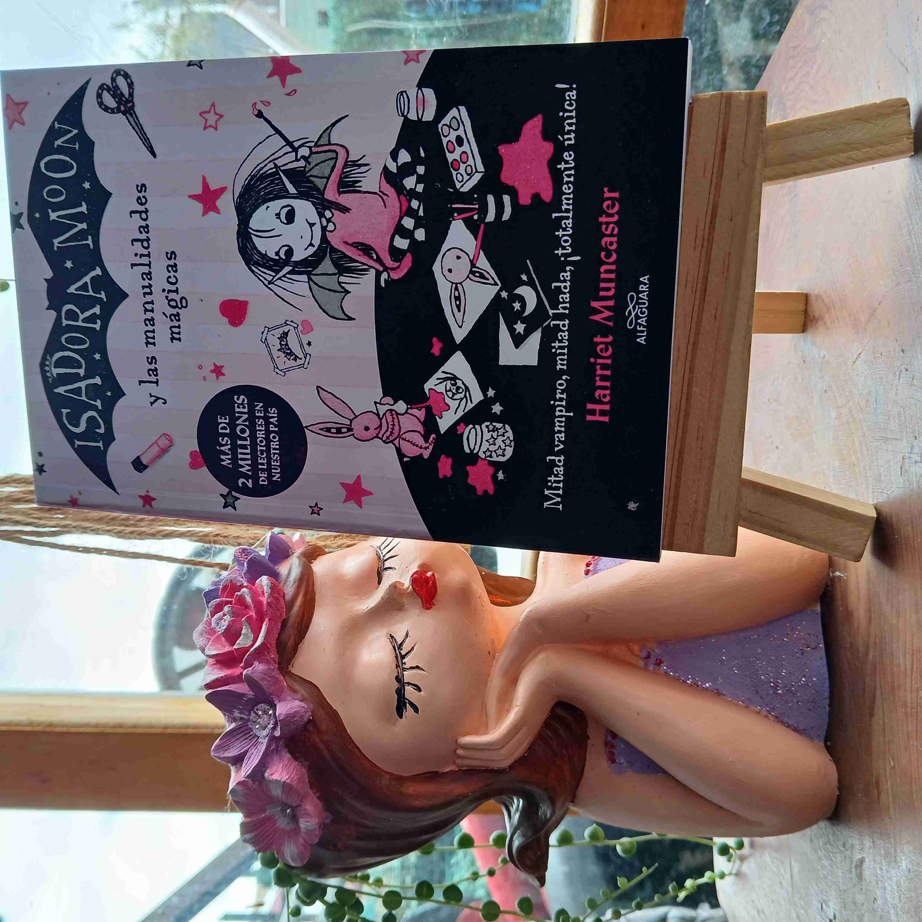 Libro Isadora Moon va al colegio - miniatura 3