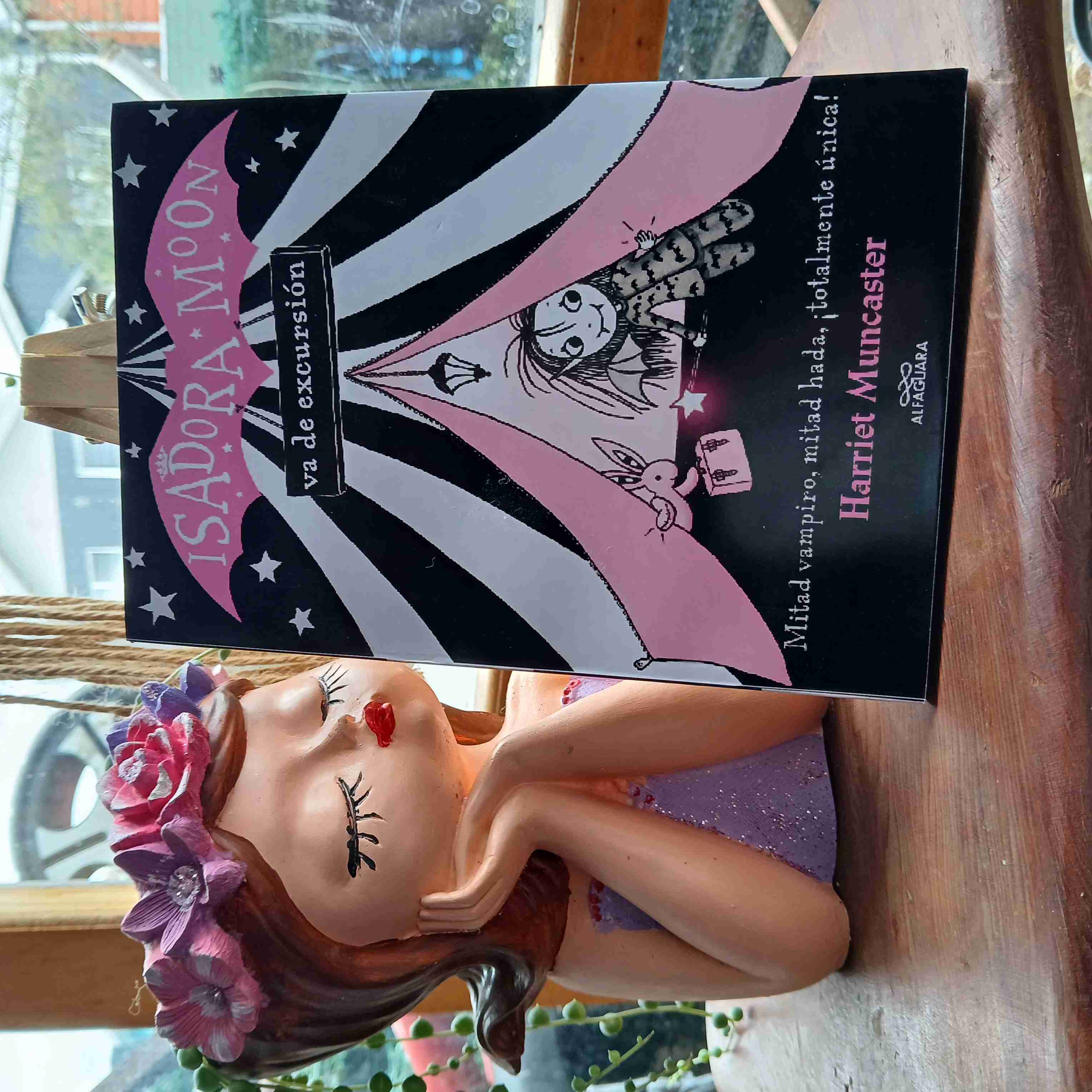 Libro Isadora Moon va al colegio - miniatura 5