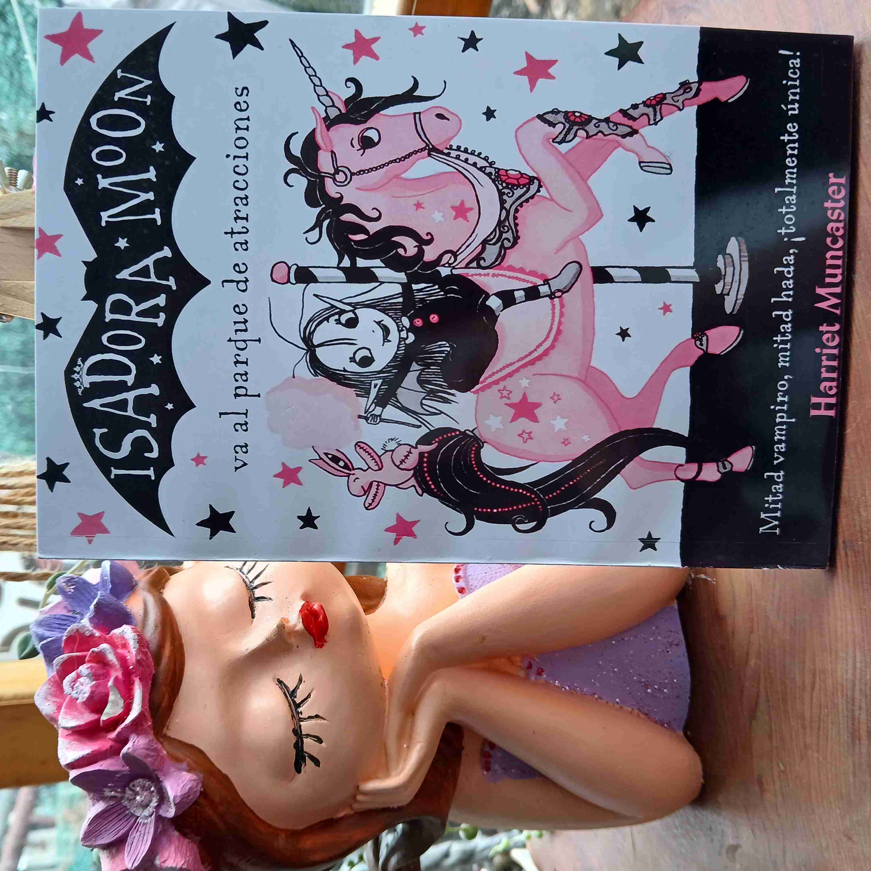 Libro Isadora Moon va al colegio - miniatura 6